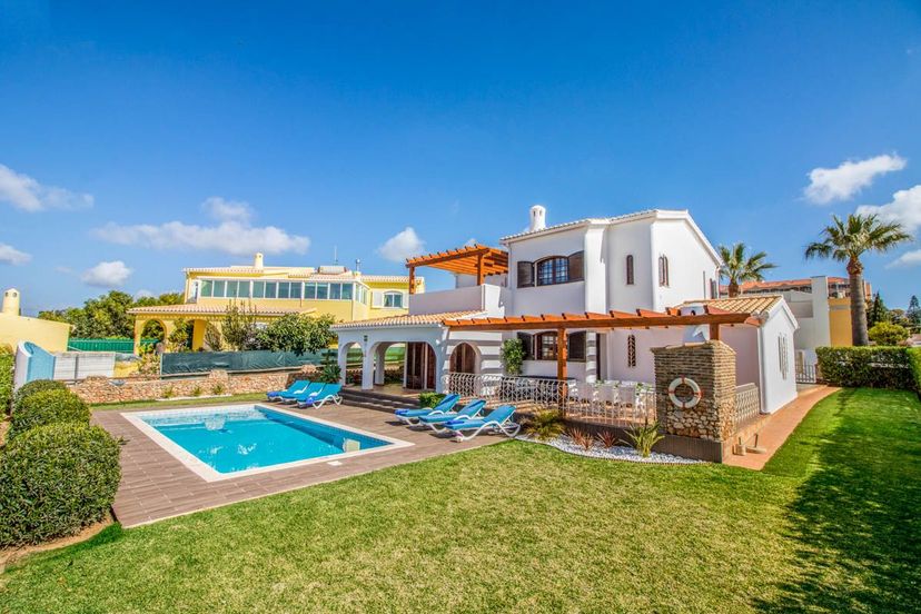 Villa in Galé, Algarve