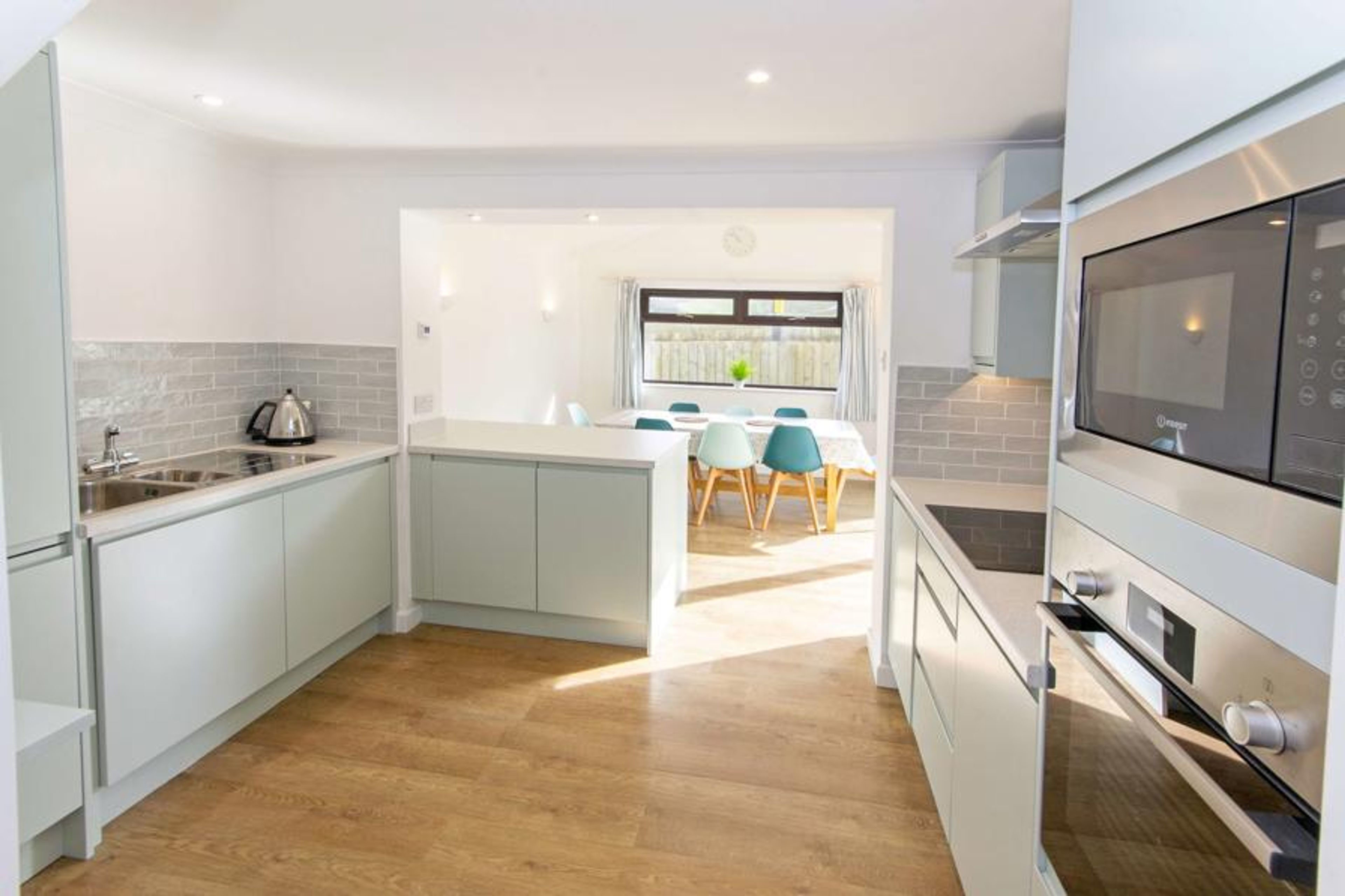 Spacious large family kitchen diner