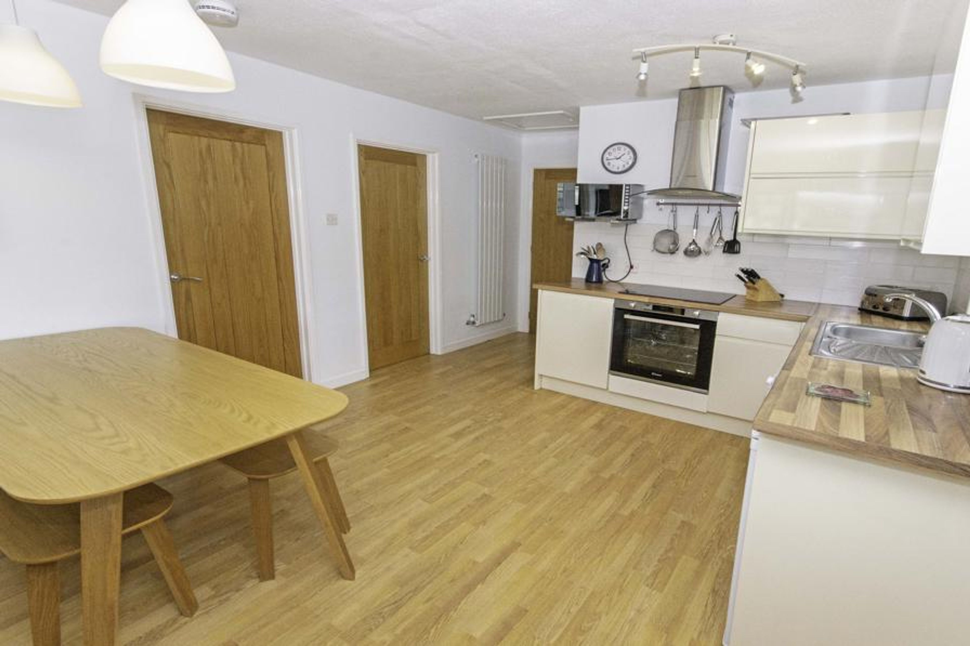 Openplan kitchen lounge 