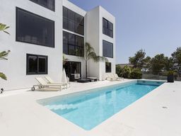 Costa del Garraf holiday villa rental with private pool