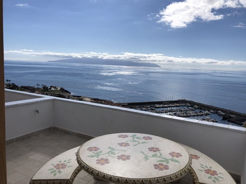 Apartment in Acantilados de Los Gigantes, Tenerife