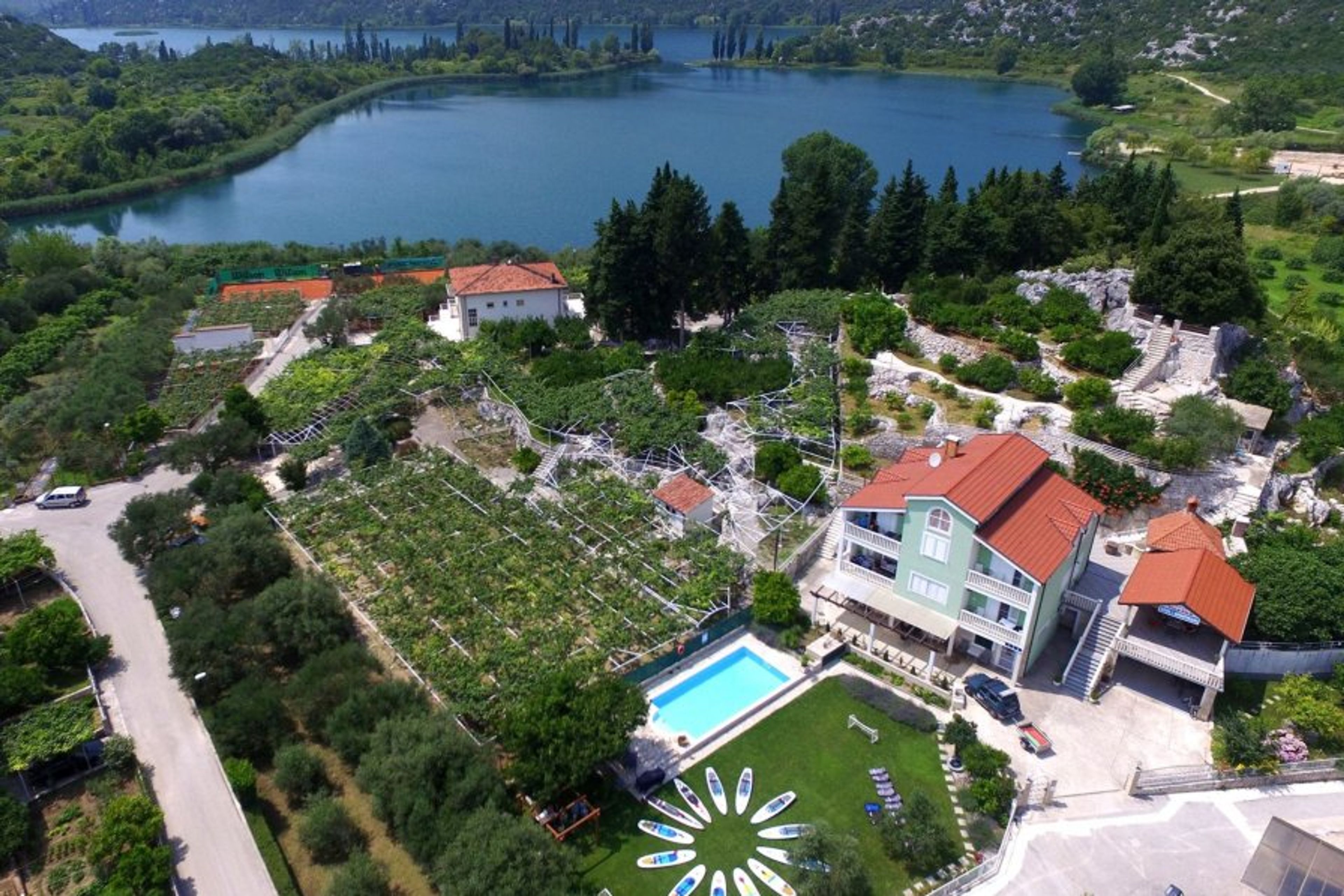 villa solo and Bacina lakes behind