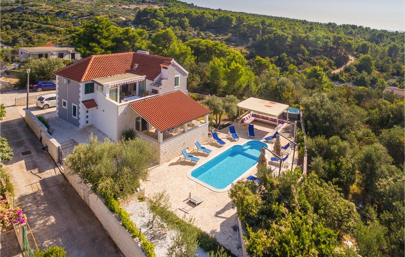 Villa in Croatia, Milna
