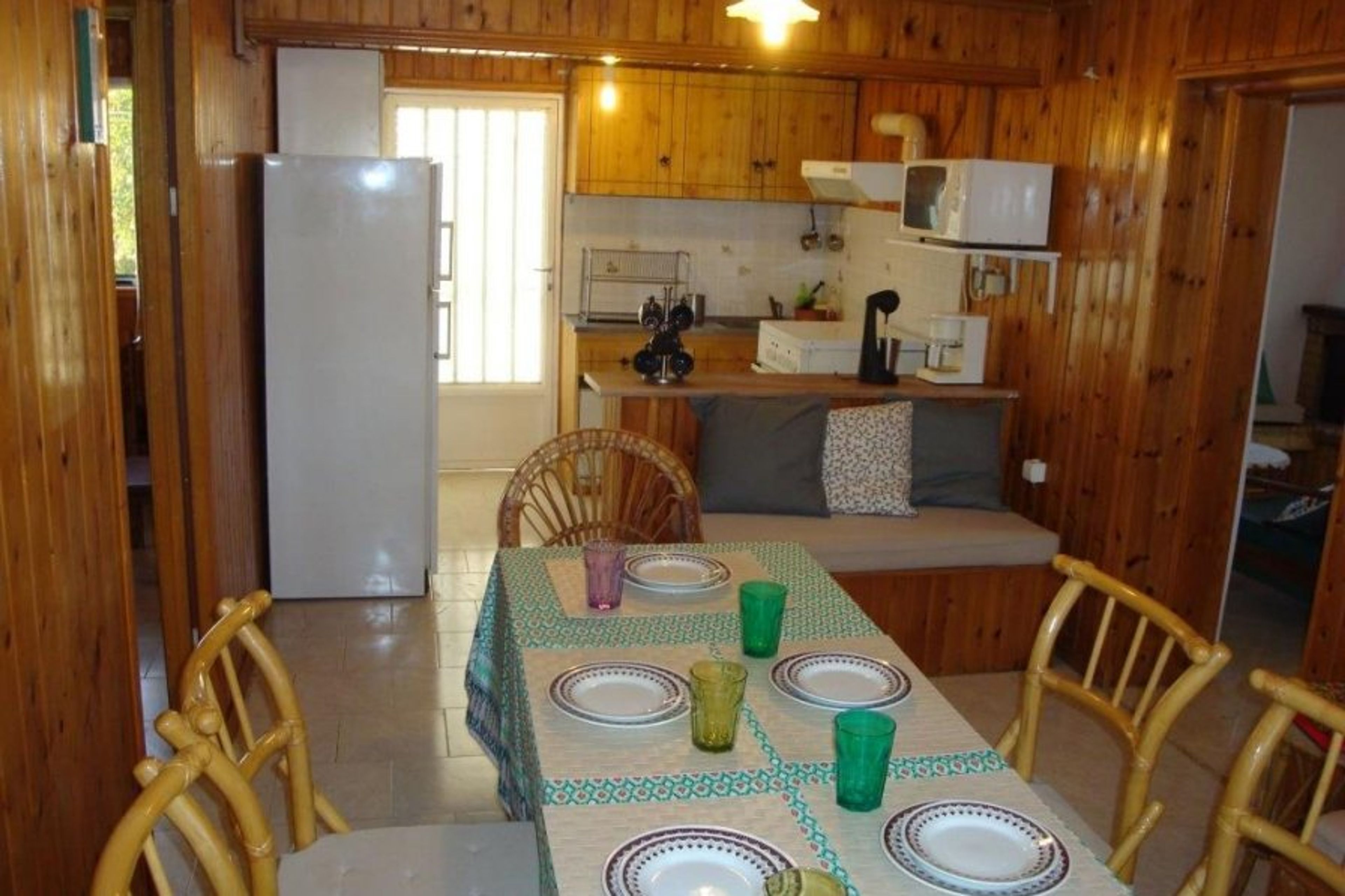 Living room/dining area