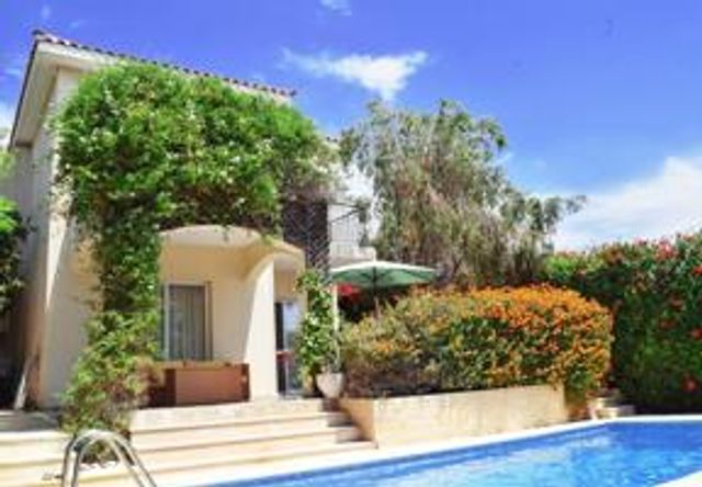 Villa Talassa with 4x4 CAR, Jacuzzi and HEATED POOL