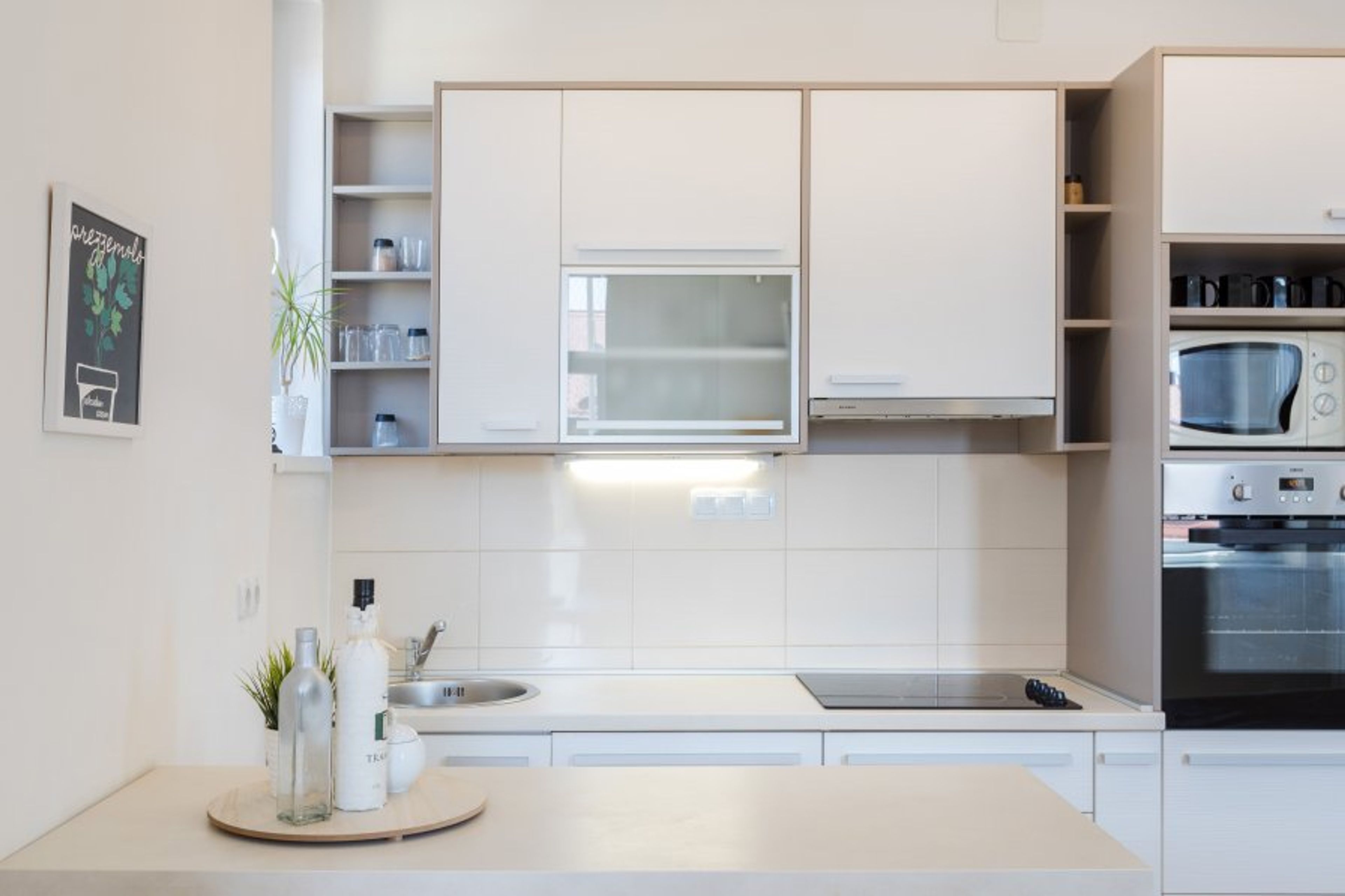 The fully equipped kitchen to test your chef skills out!