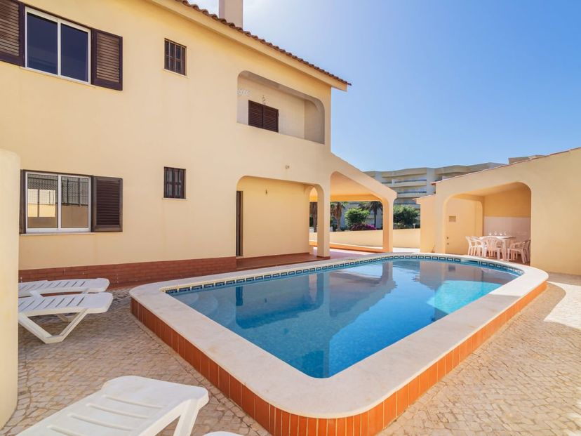 Villa in Galé, Algarve