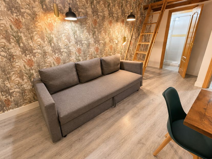 Apartment in Spain, Embajadores