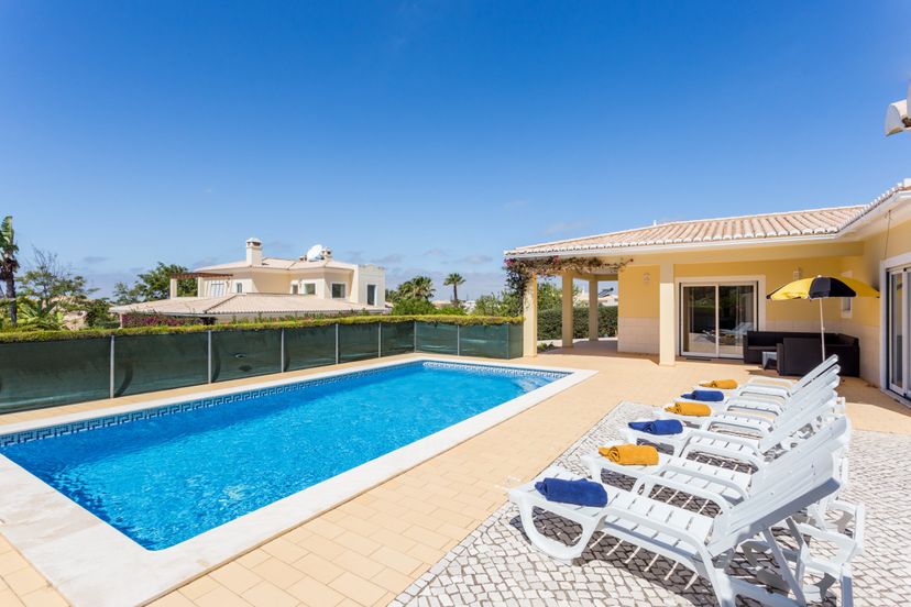 Villa in Montinhos da Luz, Algarve