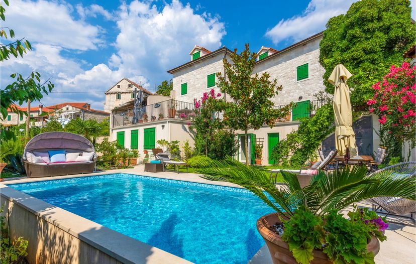 Villa in Croatia, Postira