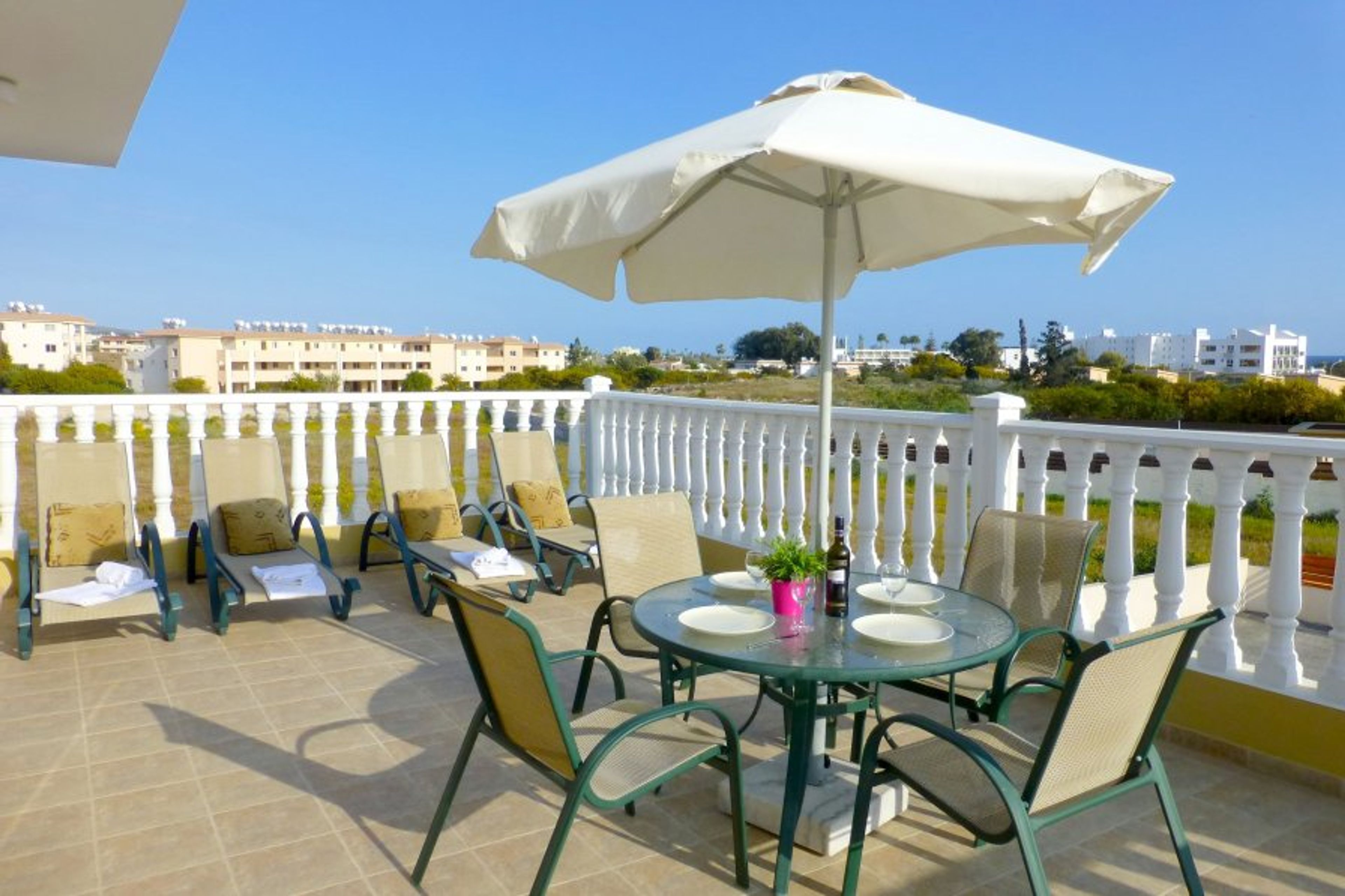 D16, A1 Nissi Golden Sands 2 bed. Luxury Lets Cyprus Clickstay