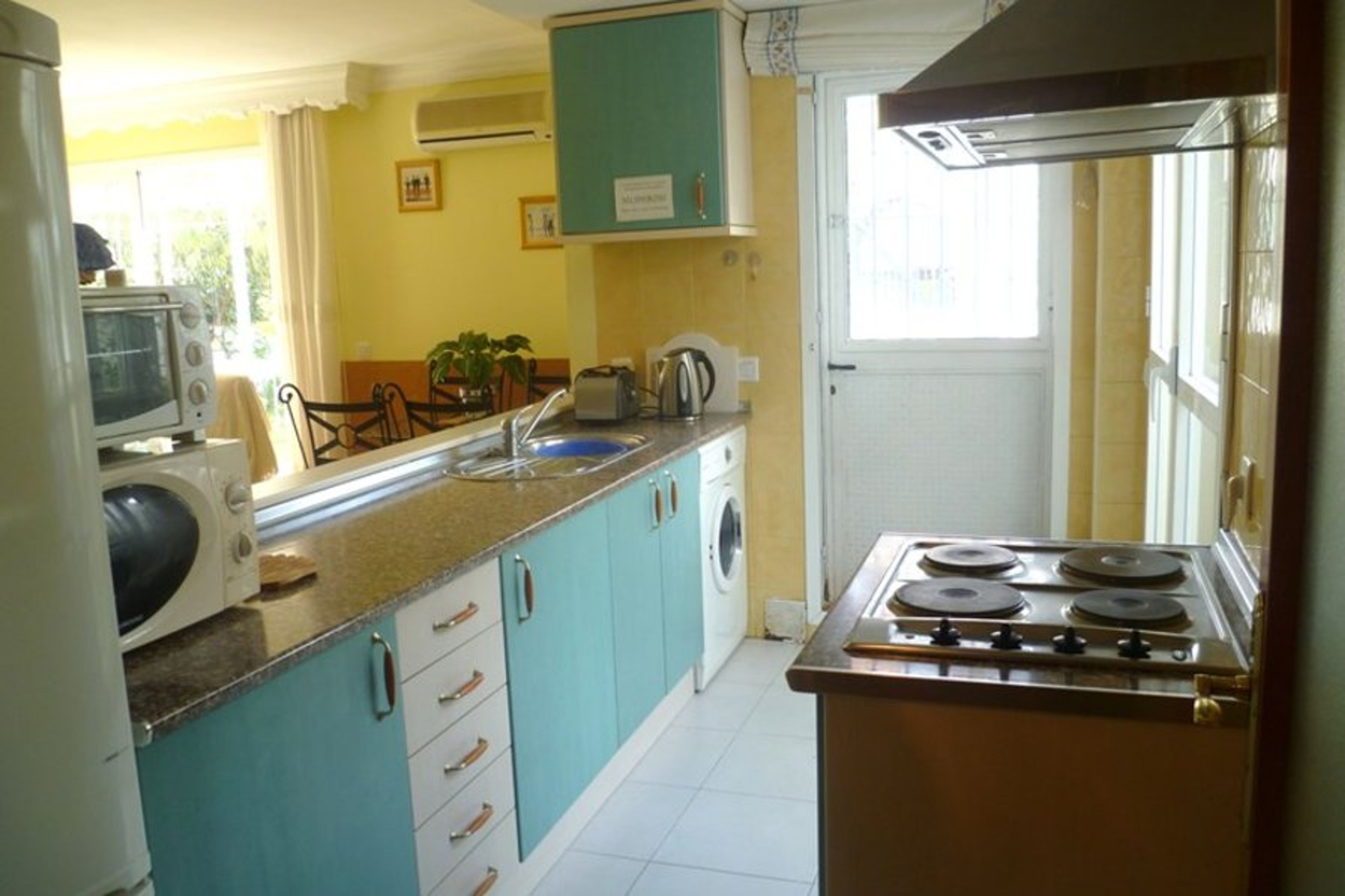 Open Plan Kitchen & Dining Area