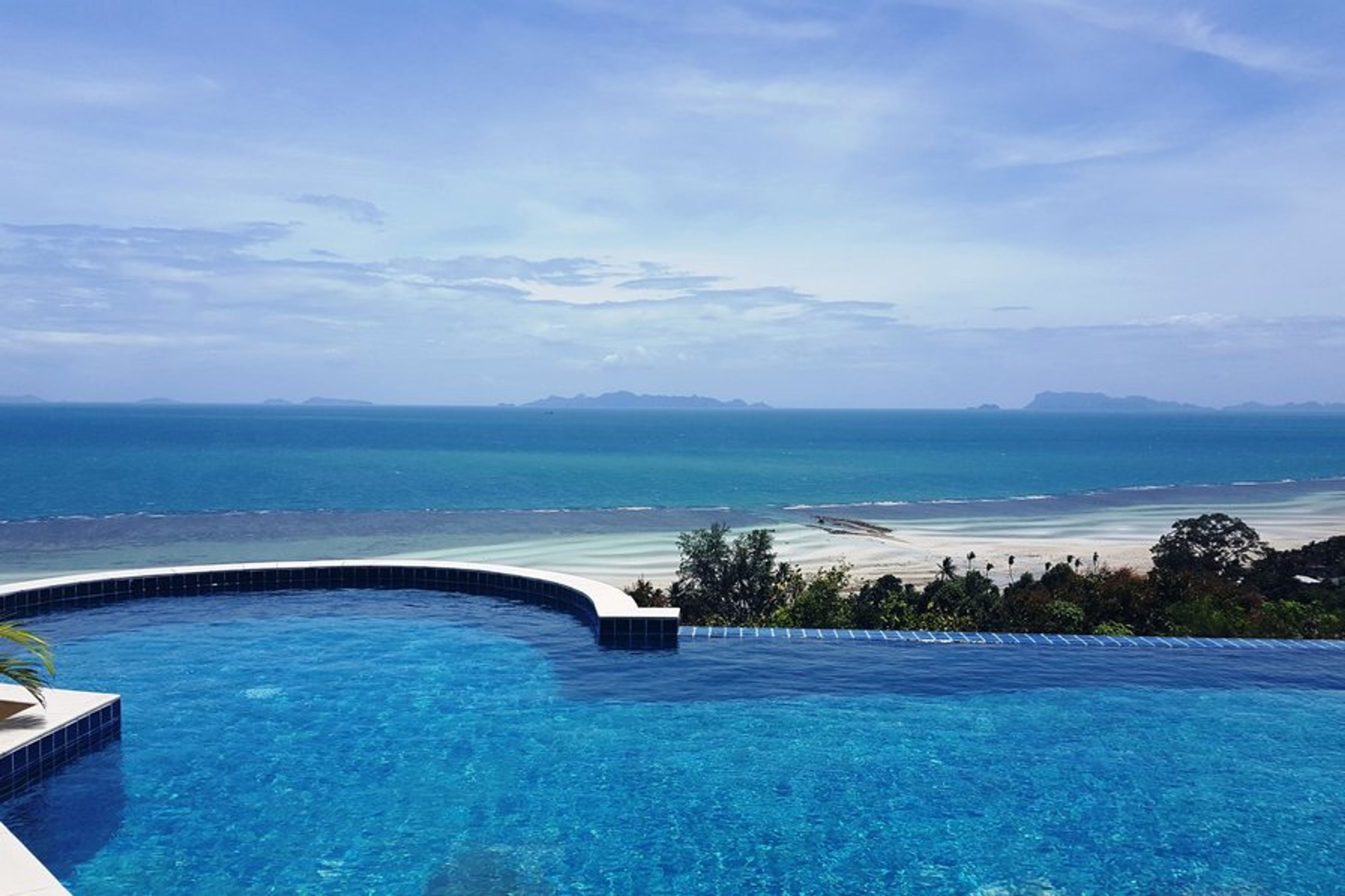 A blue Sunset Pavilions kind of day in paradise.