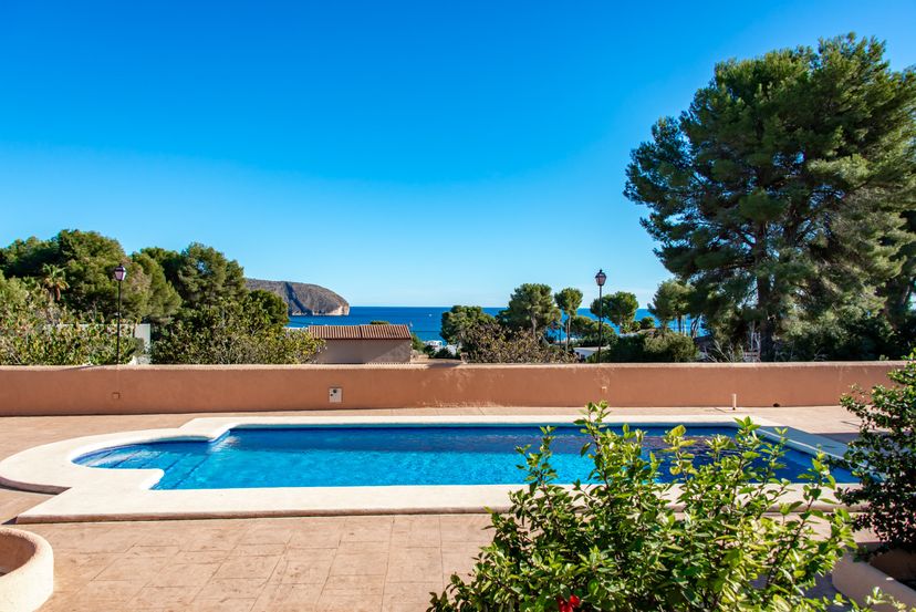 Villa in Spain, Cometa