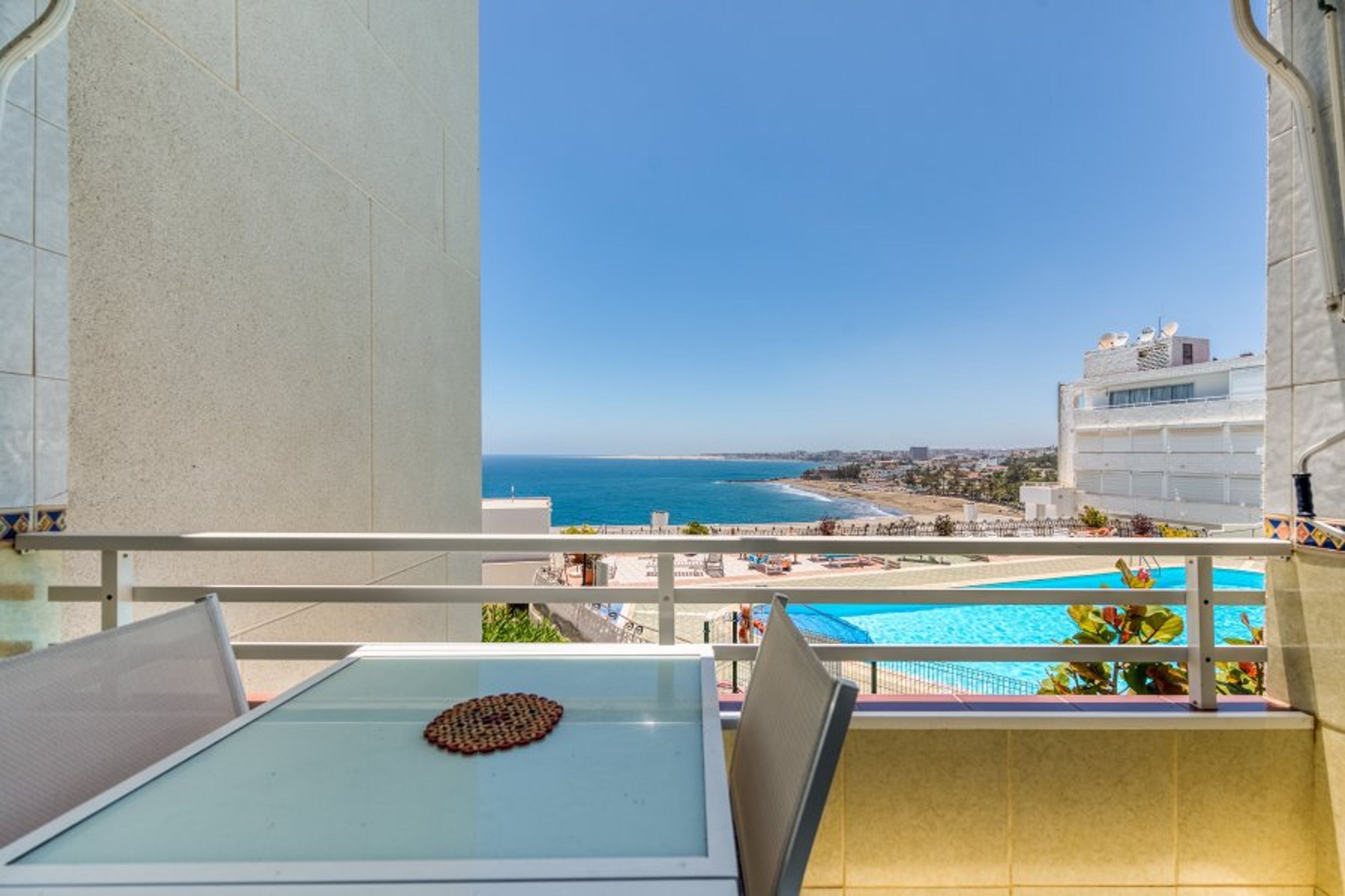 restaurant downstairs has the best seafood ( and service ) on the isl