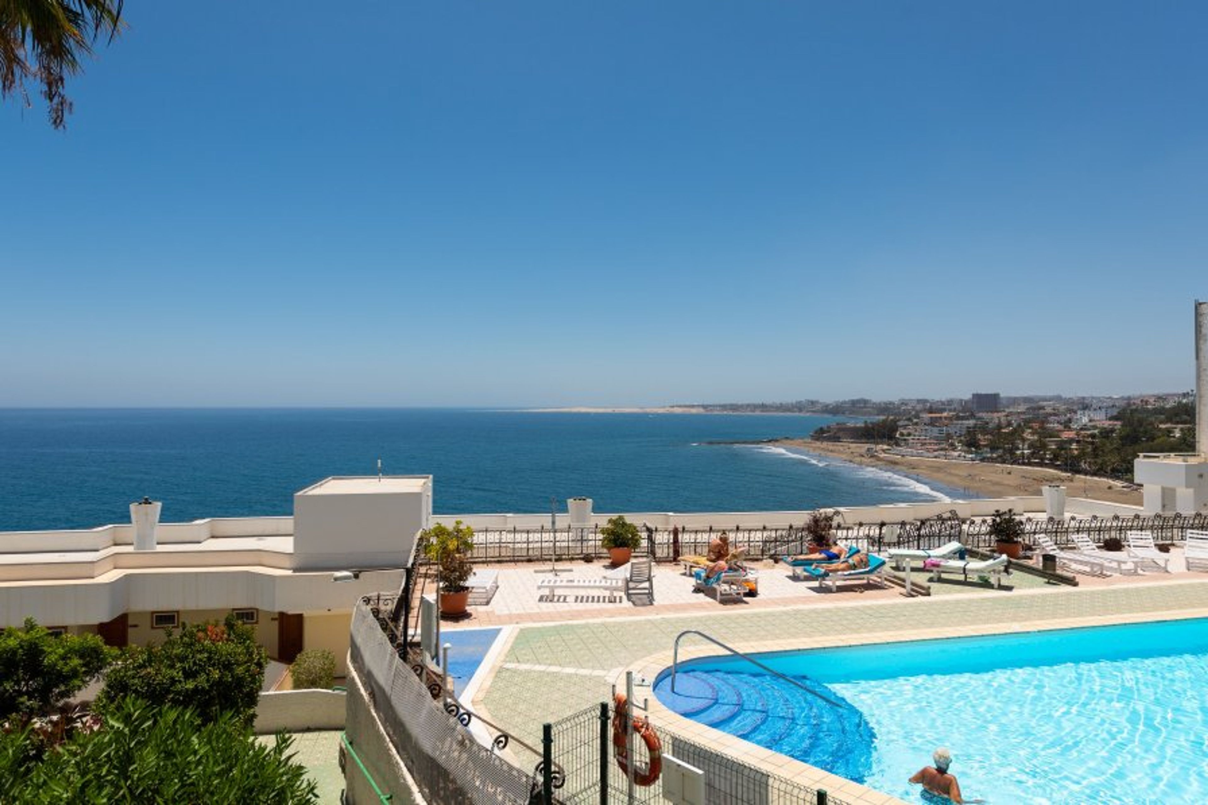 The pool overlooking the Atlantic, big sun deck and solarium 