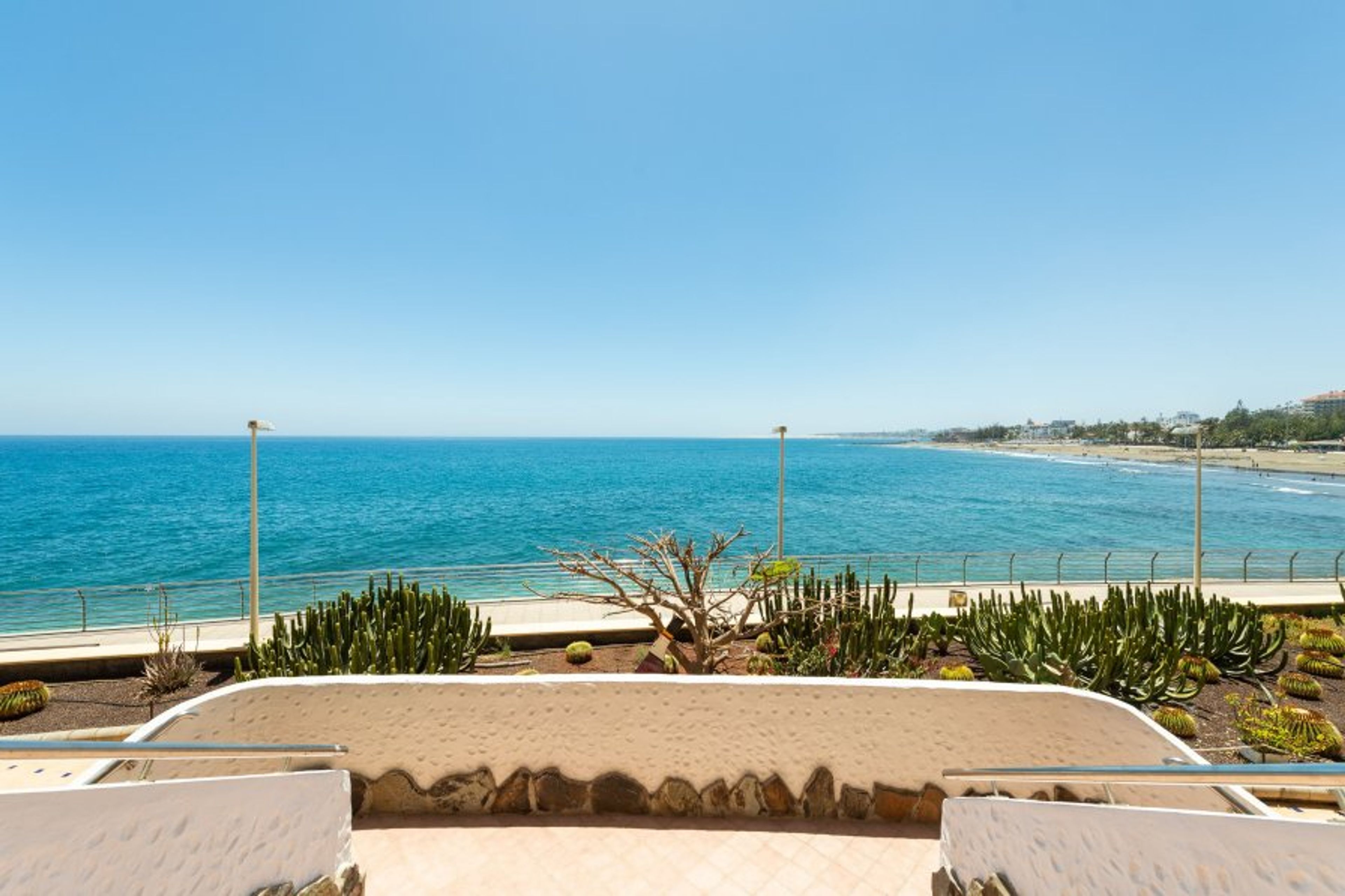 Panoramic promenade 7 kms  walk  along the beachfront to the center 