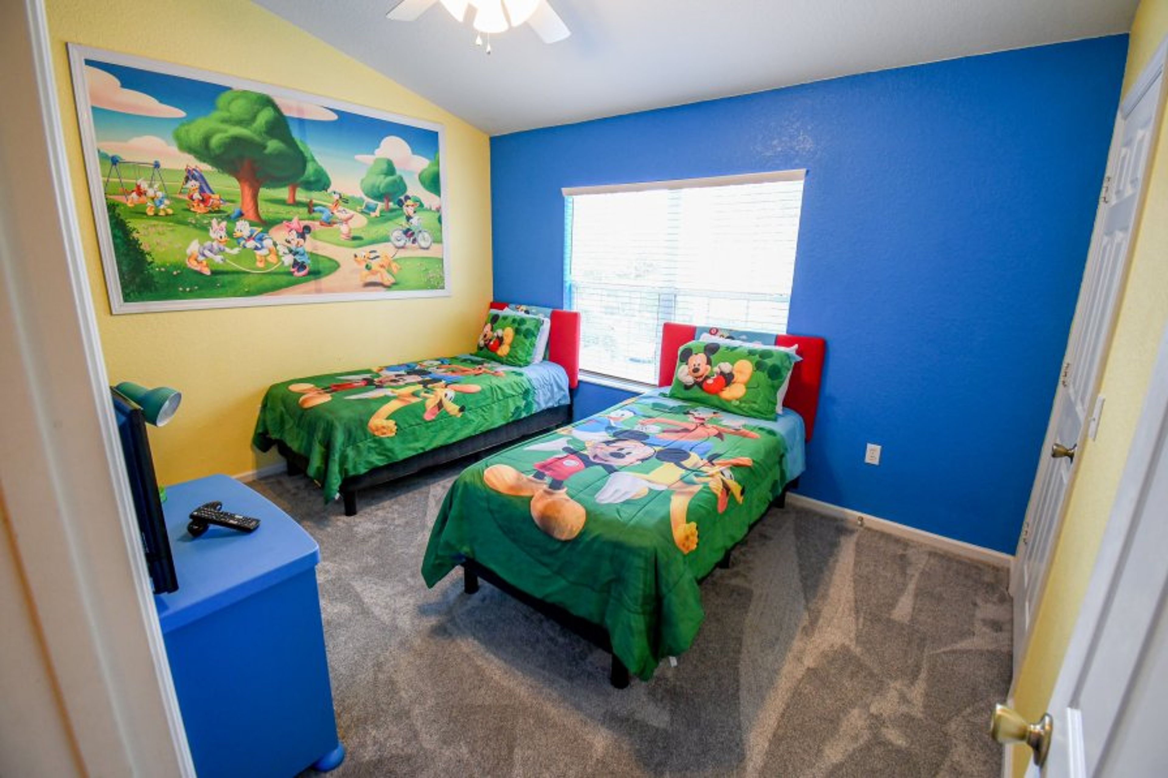 Kids' Bedroom with Ensuite Bathroom