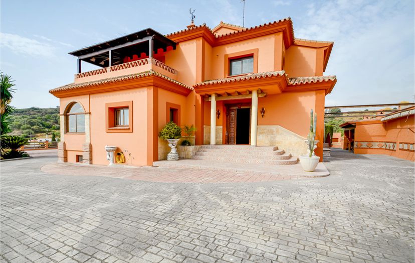 Villa in Estepona, Spain