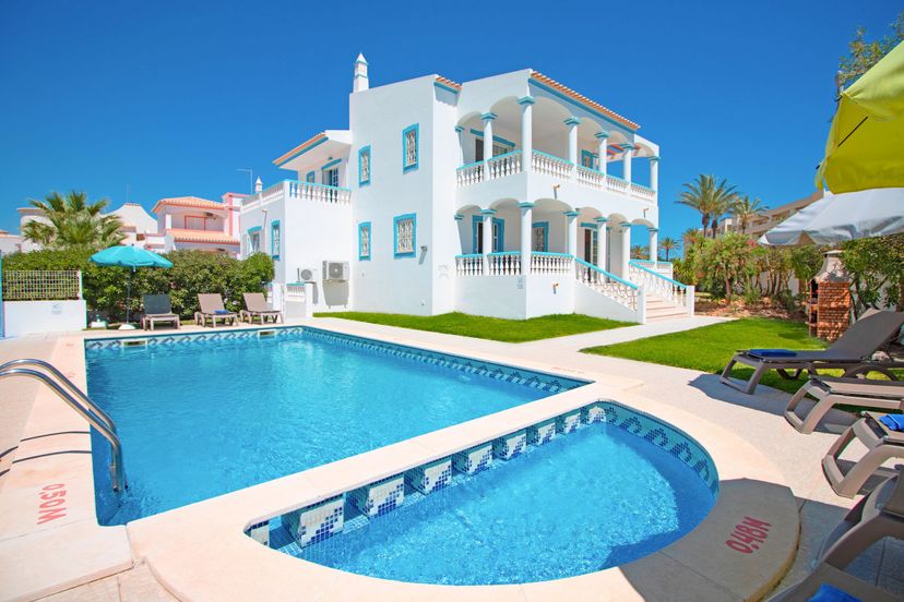 Villa in Galé, Algarve