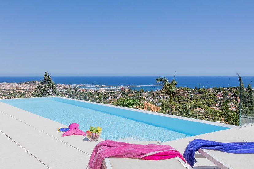 Villa in Montgó, Spain