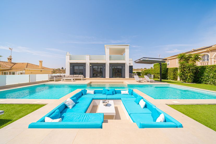 Villa in Barrio de la Virgen, Spain