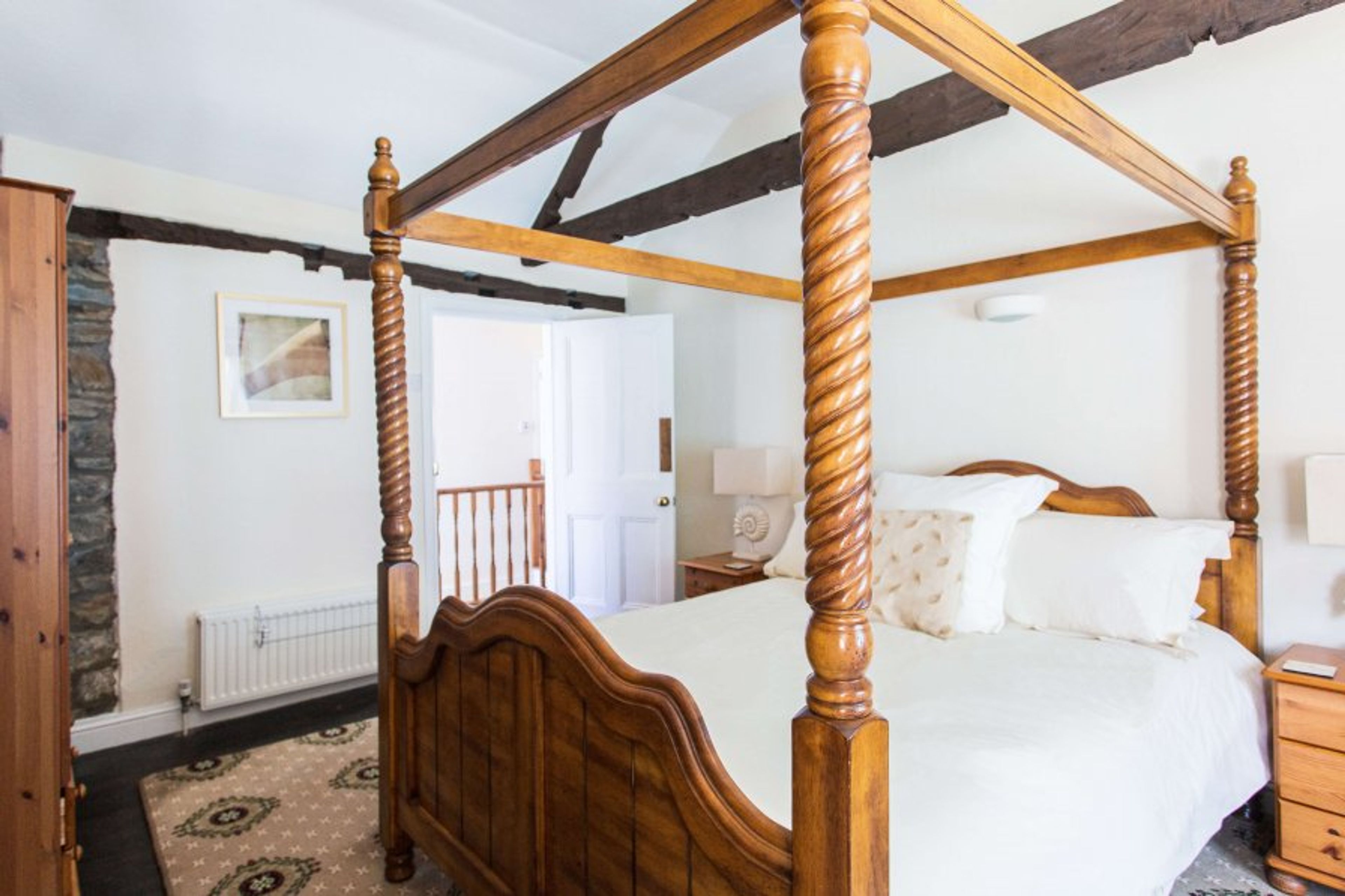 King size four poster bed