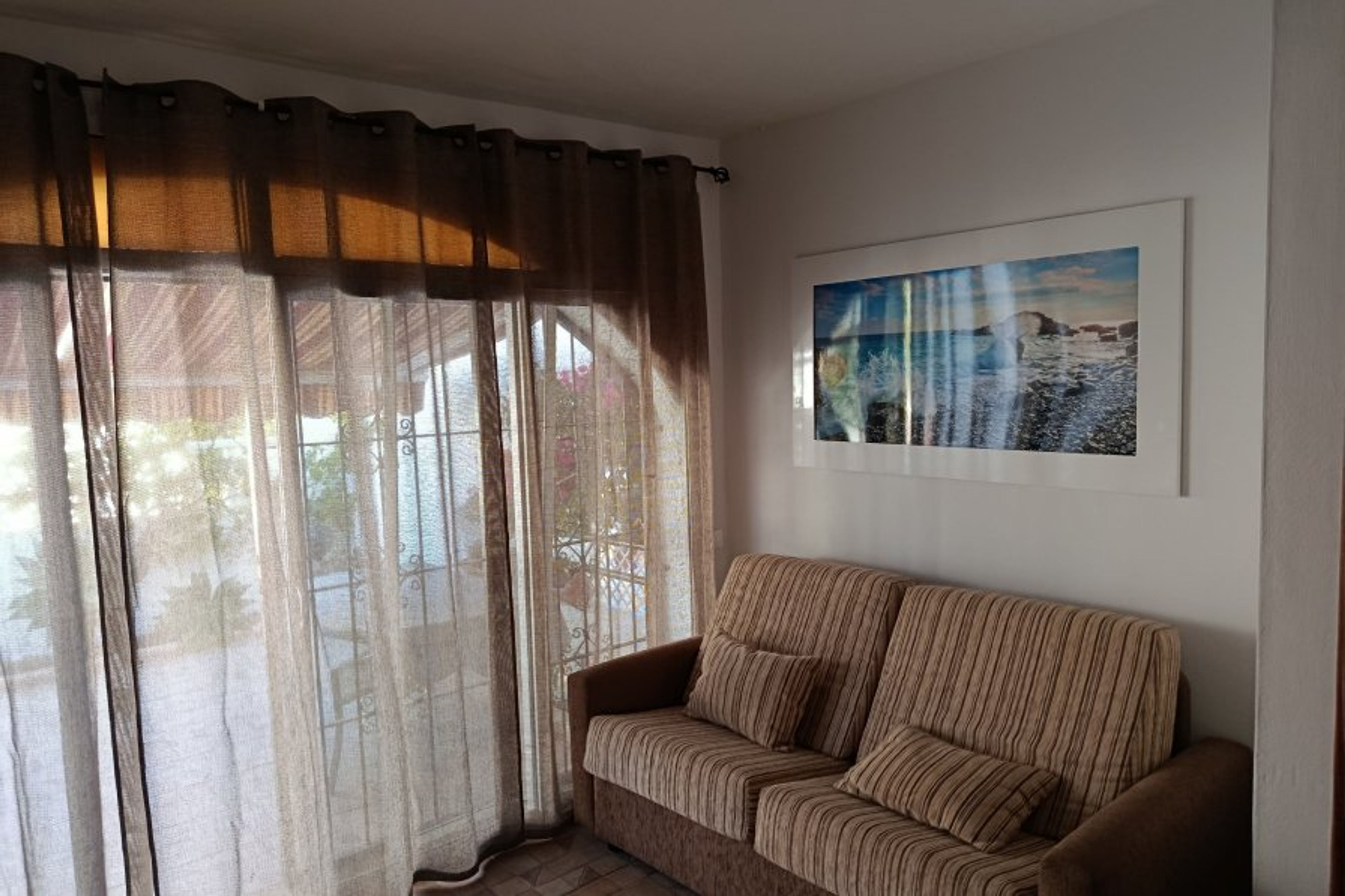 Double sofabed in front room


