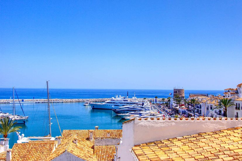 Apartment in Puerto Banús, Spain