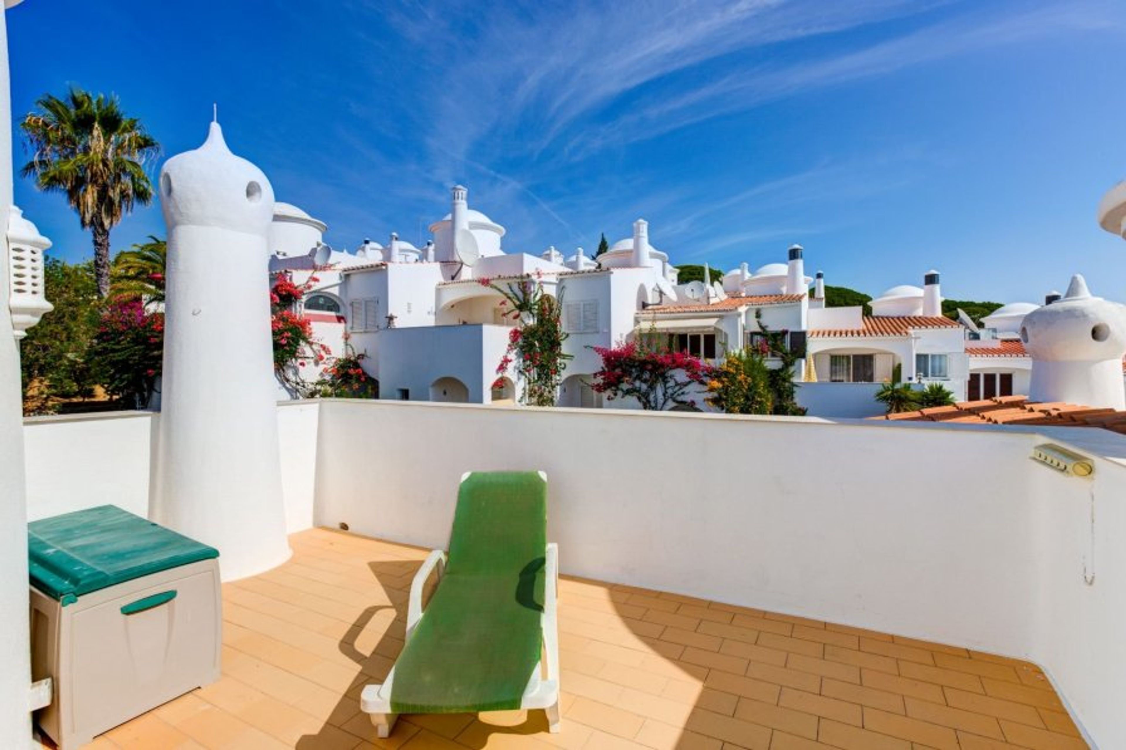 Secluded sunbathing on the private terrace