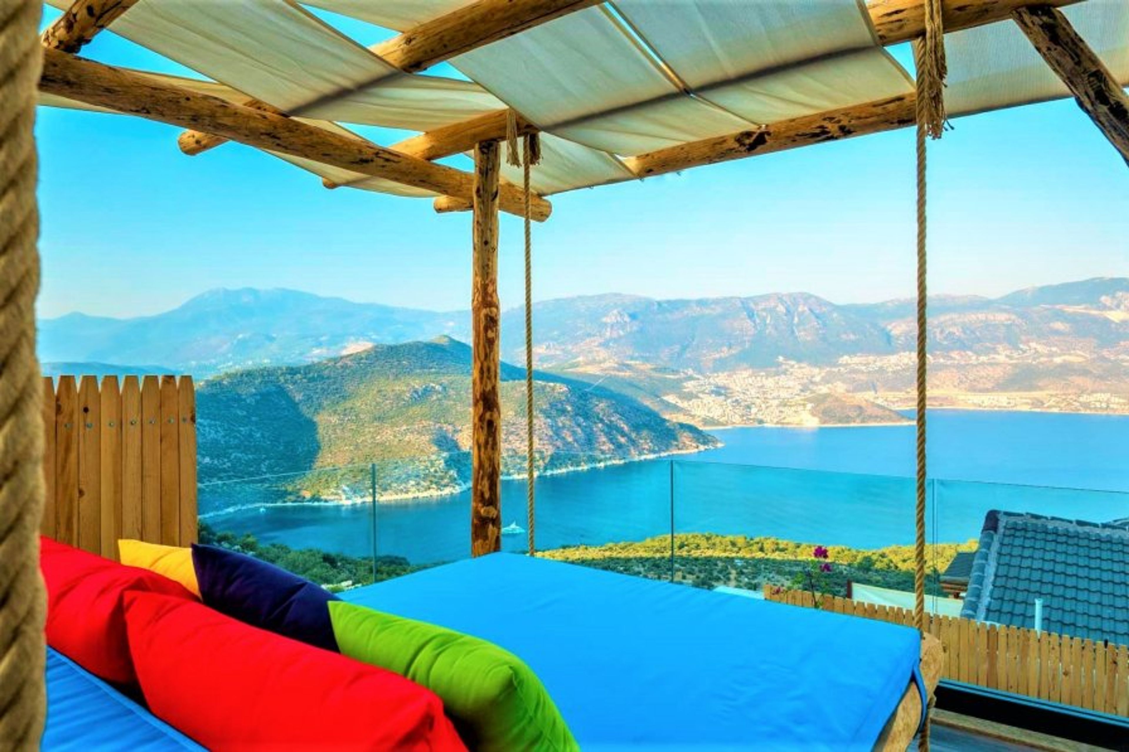 a delightful swing bed