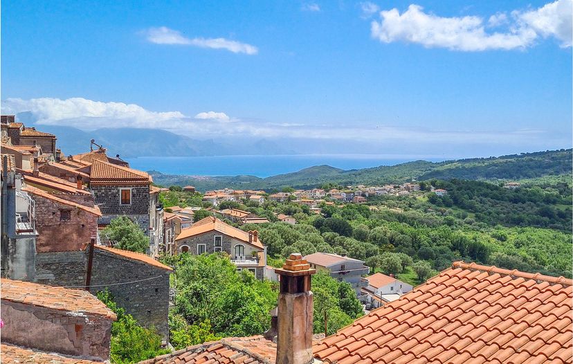 Villa in Roccagloriosa, Italy