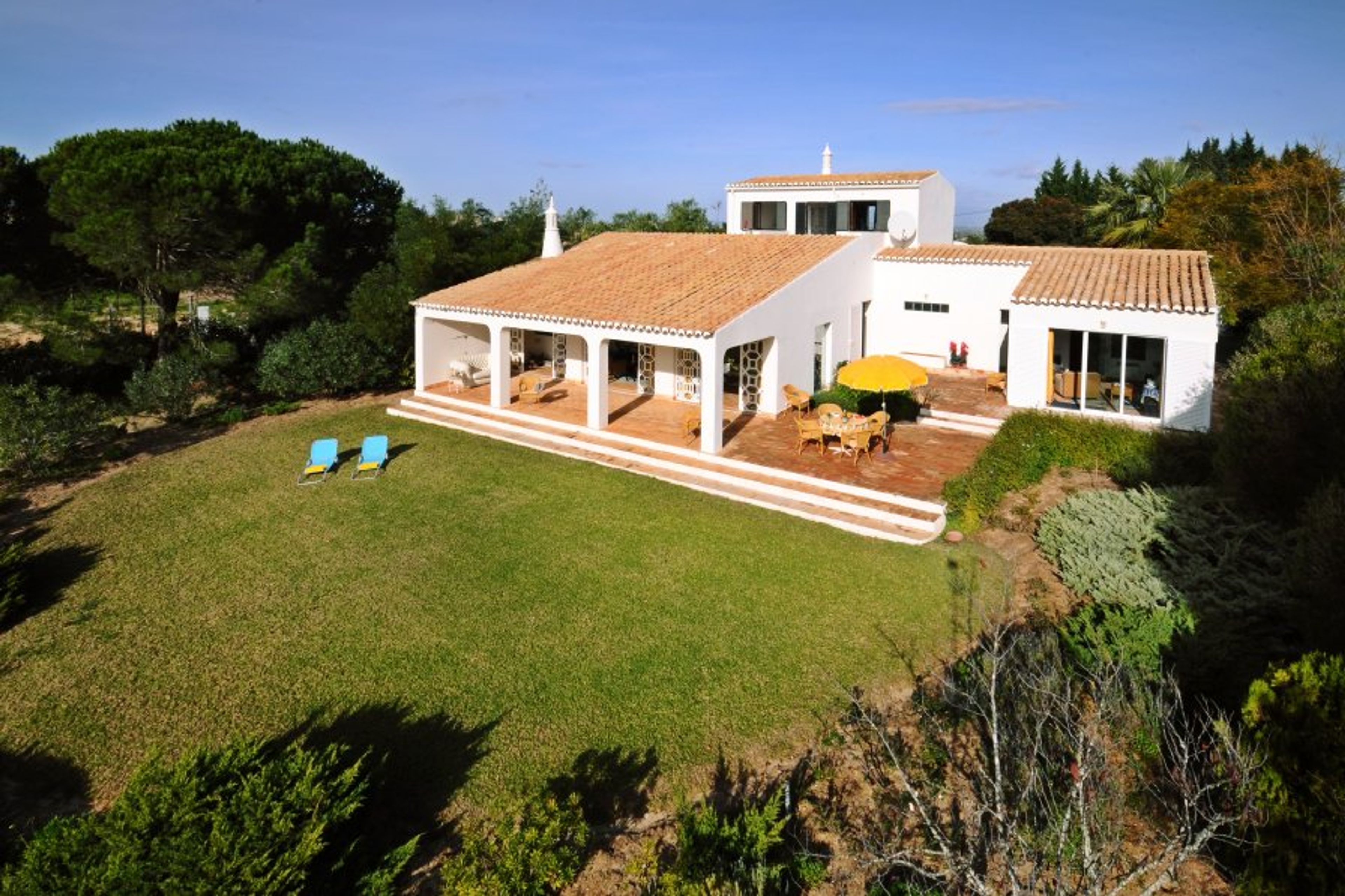 Peaceful 4 bedroom villa with pool, garden and sea view