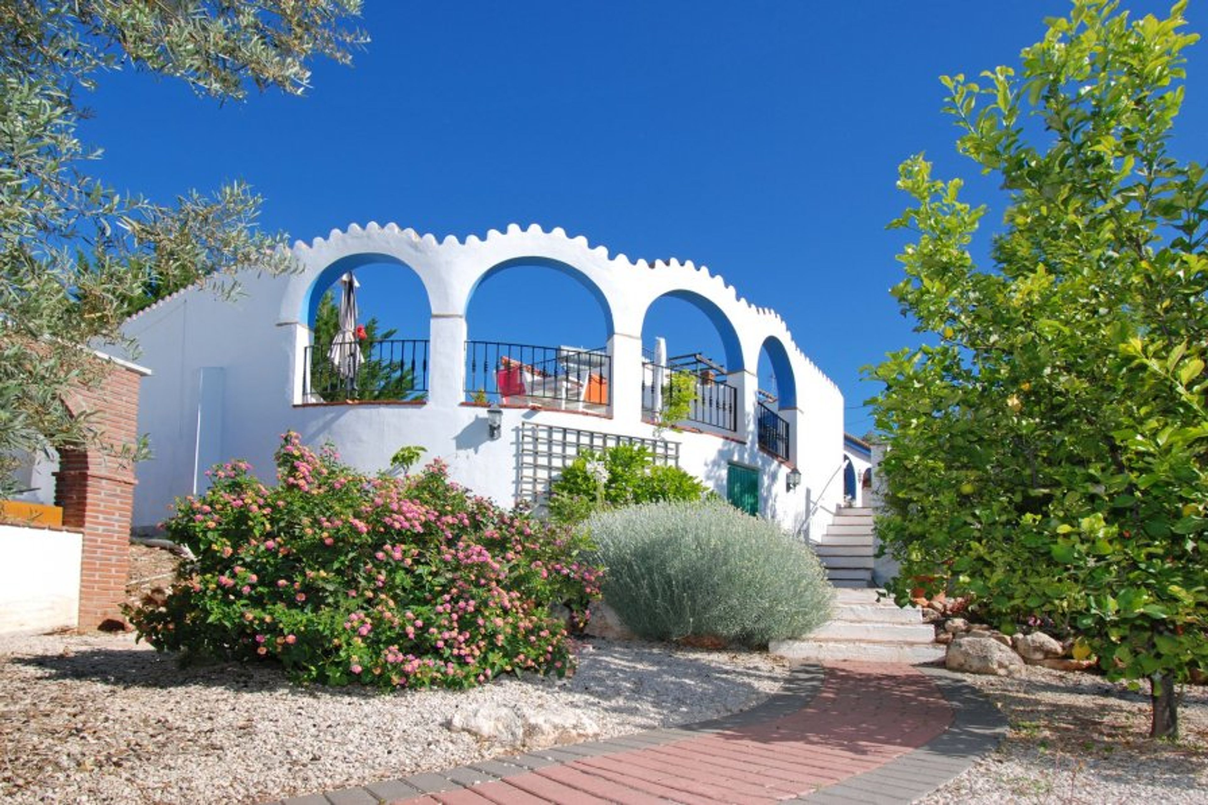 A delightful view of Casa Las Brisas!