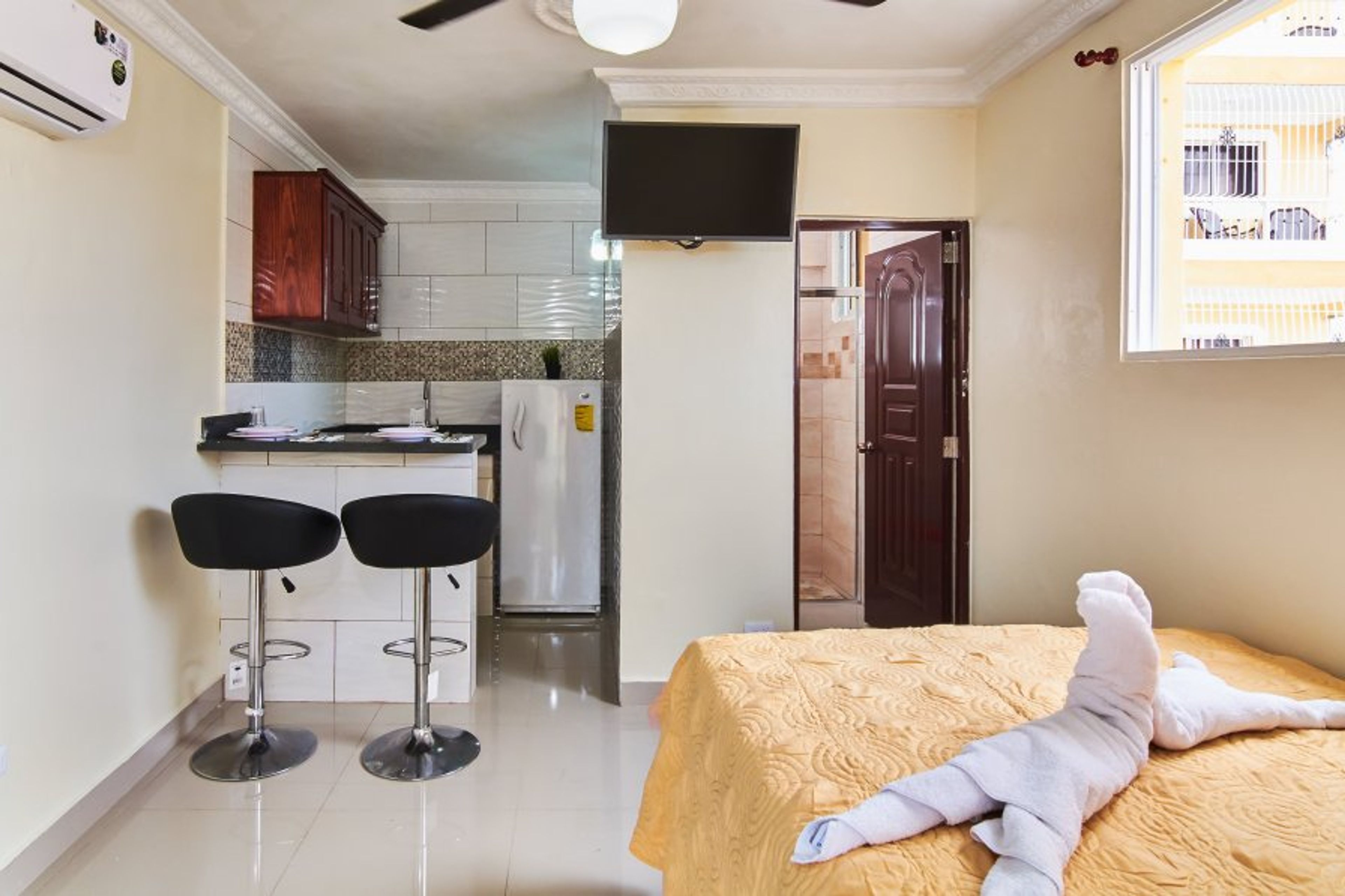 Fully furnished Studio for 2