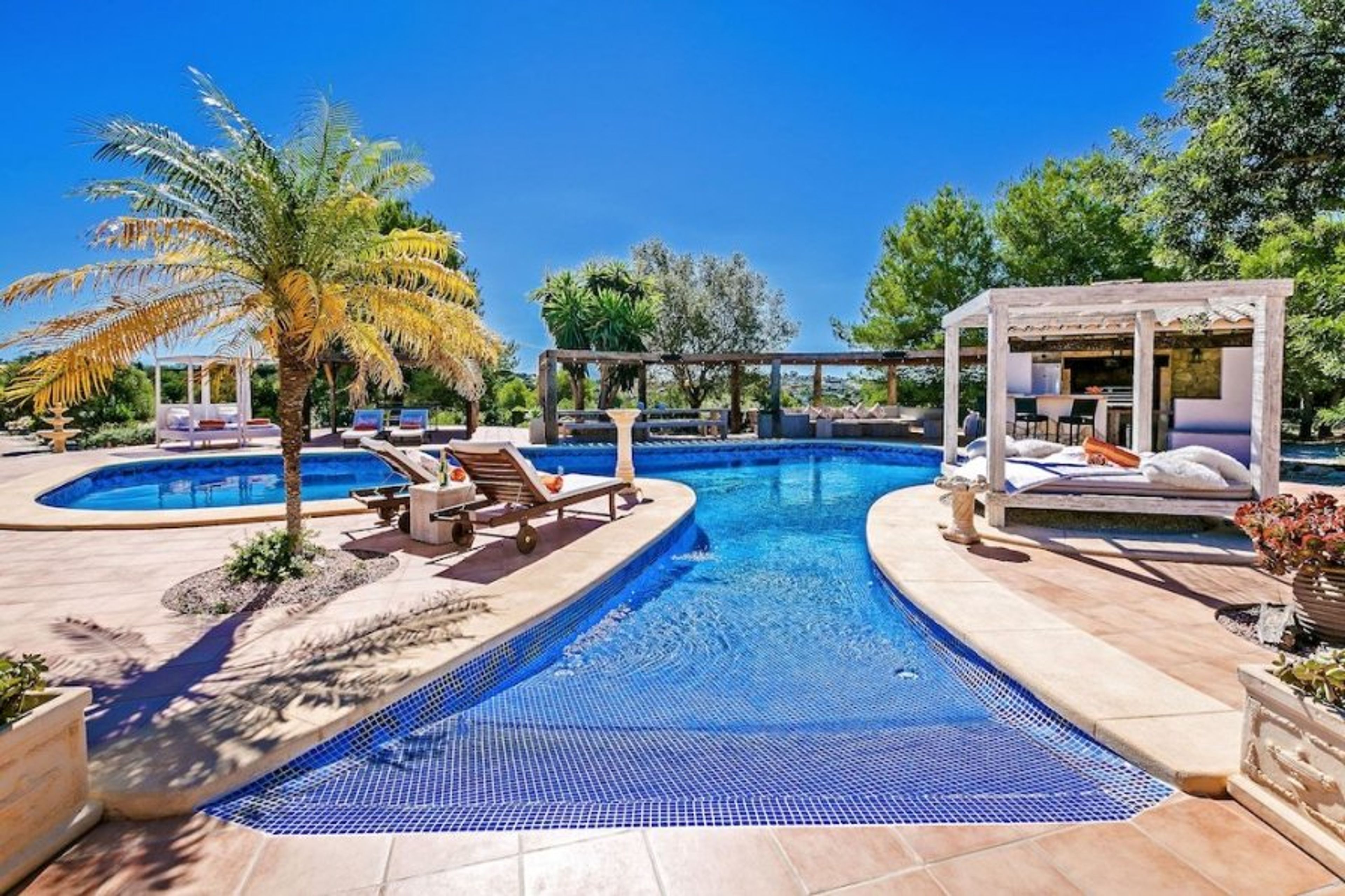 Swimming pool (Heated optional)