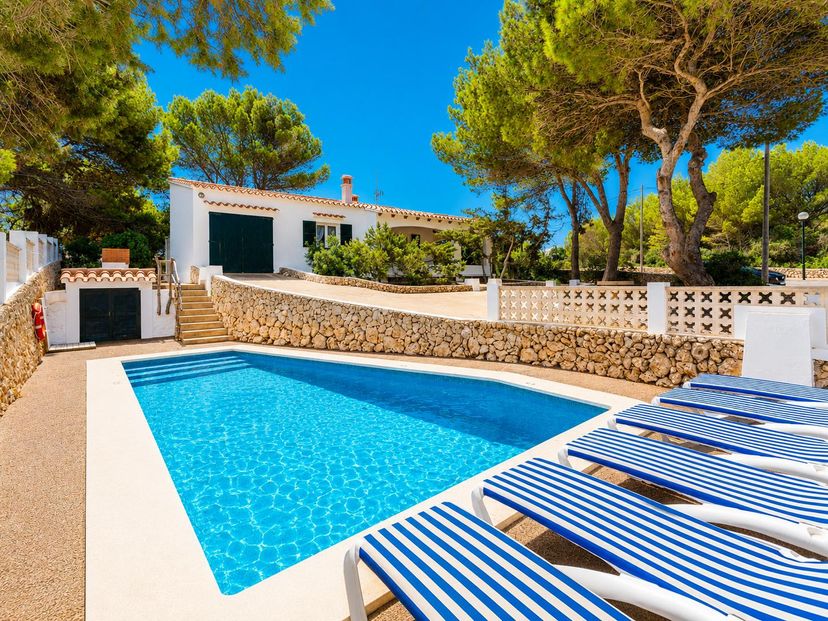 Villa in Spain, Punta Prima: Beautiful villa with private pool and terrace