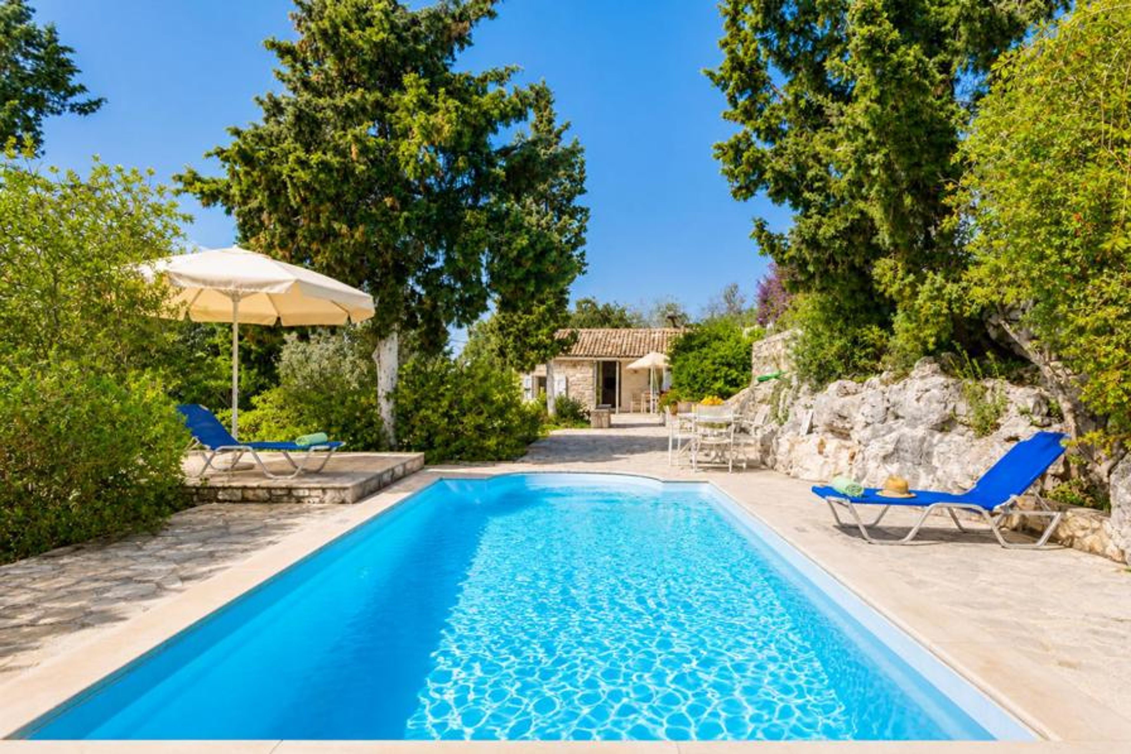 Millers Cottage Large Private Pool, A/C, WiFi