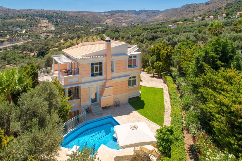 Villa in Greece, Agia Triada: Beautiful villa with private pool and terrace