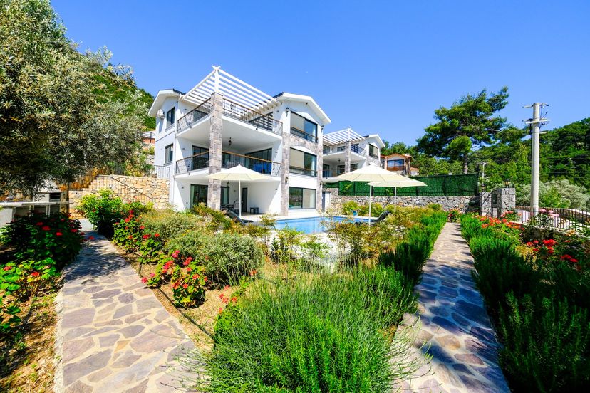Villa in Yesilüzümlü, Turkey