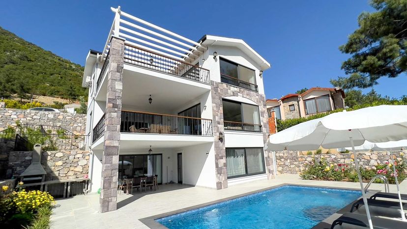 Villa in Yesilüzümlü, Turkey