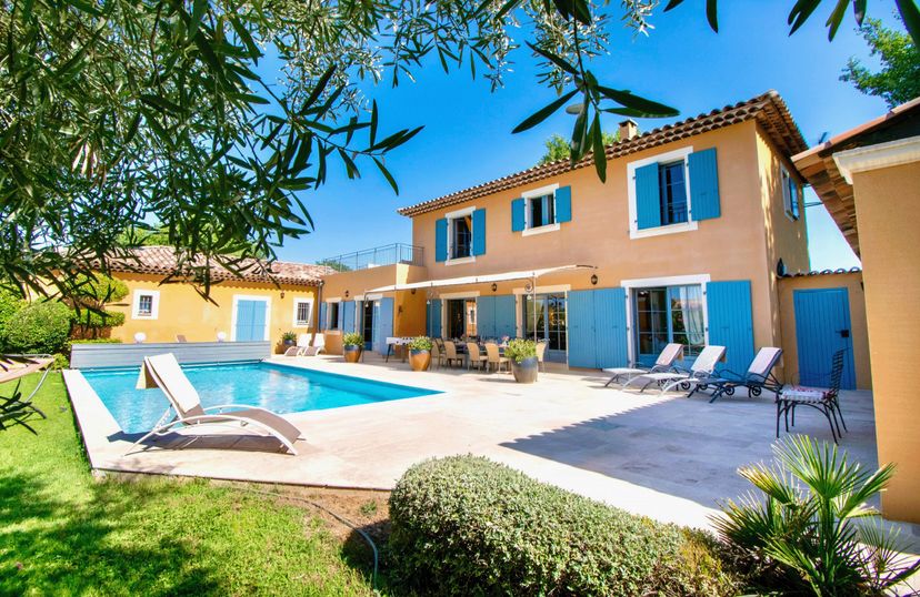Villa in Villars, the South of France
