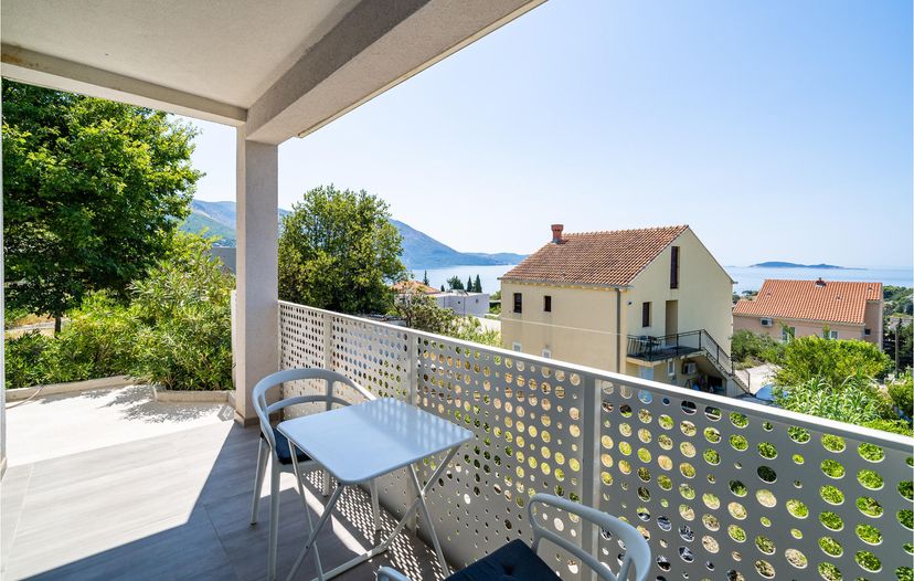 Apartment in Mlini, Croatia