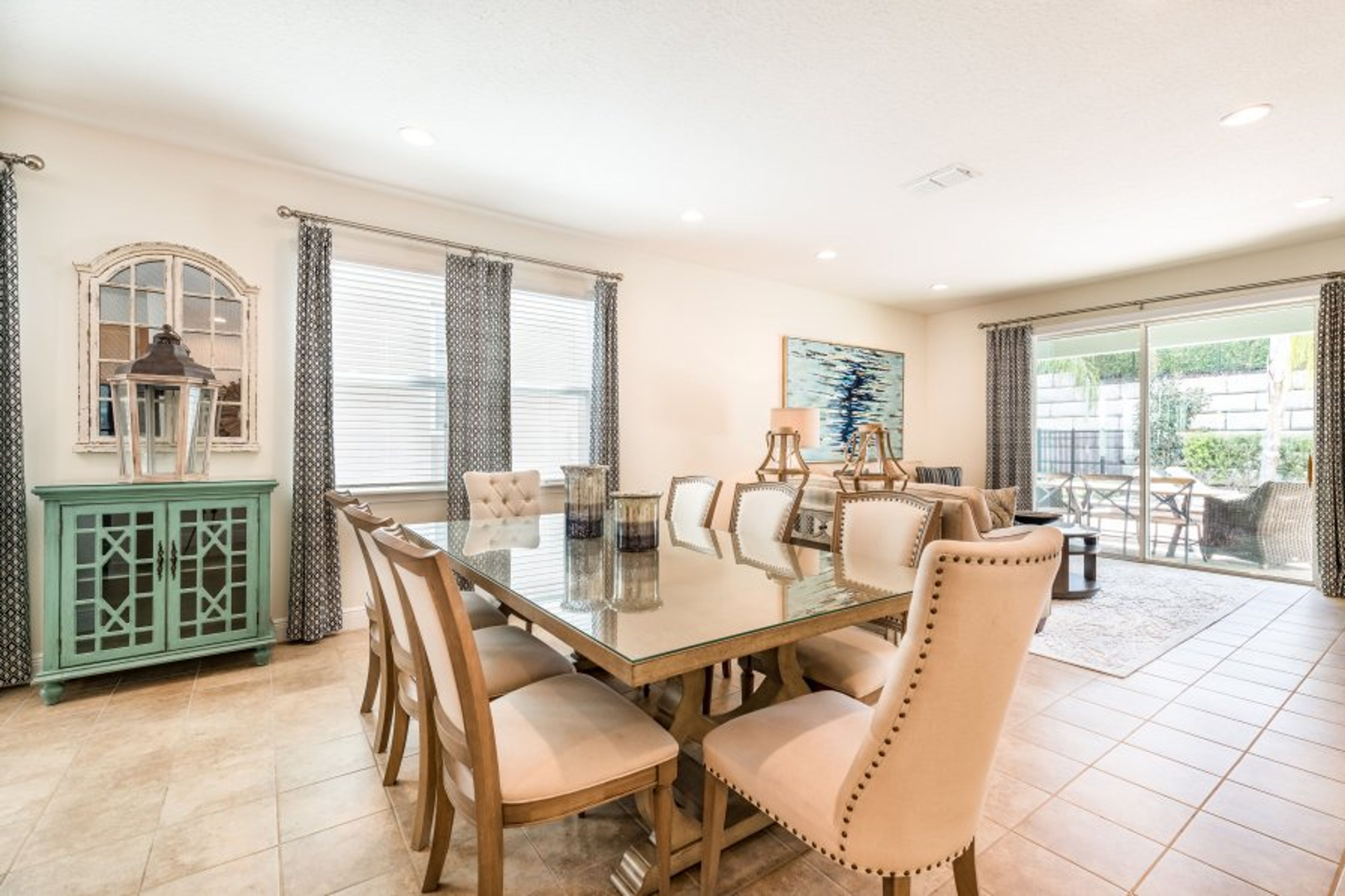Dining table 