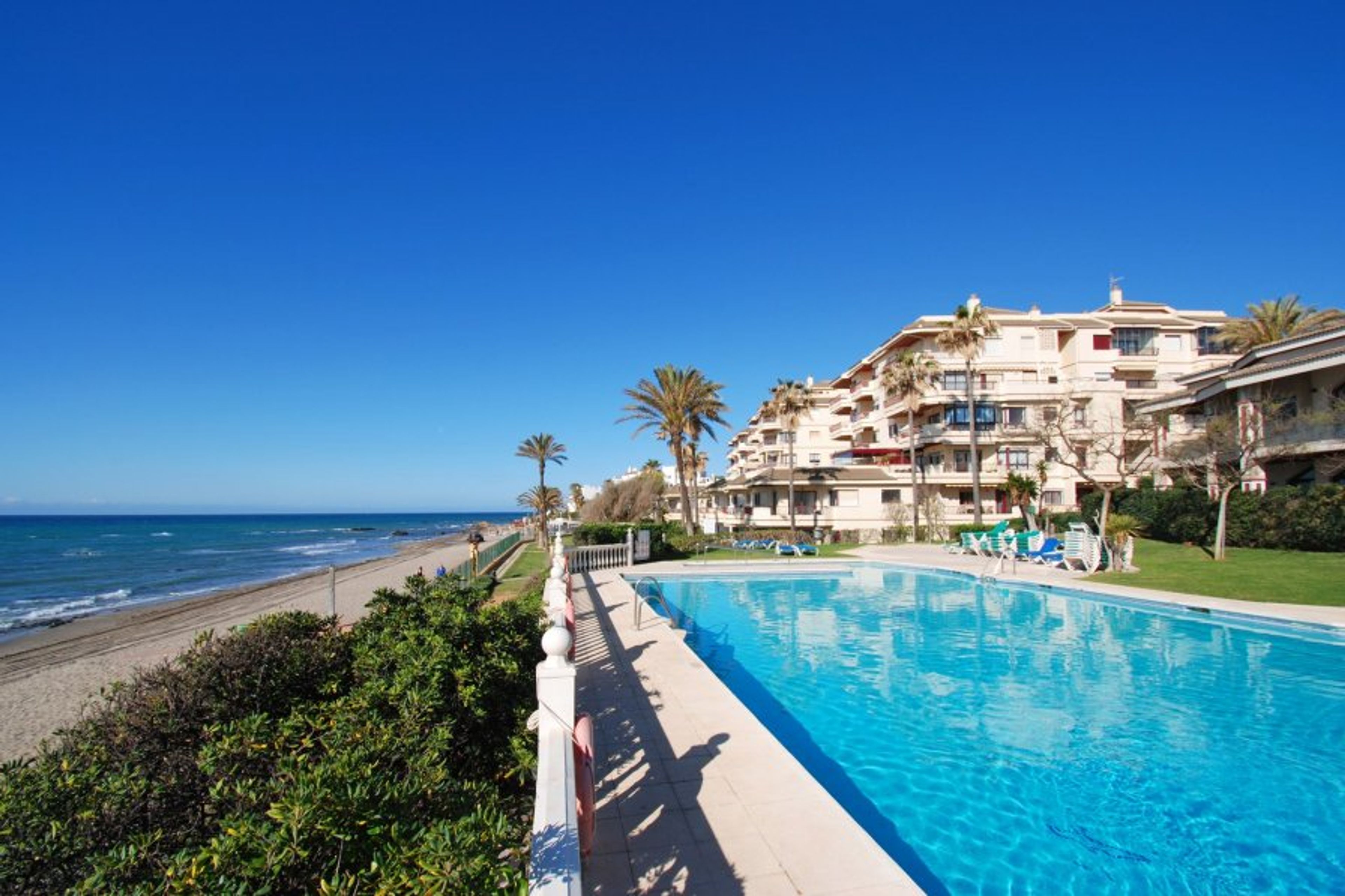 Welcome to Casa Linda, by the sea!