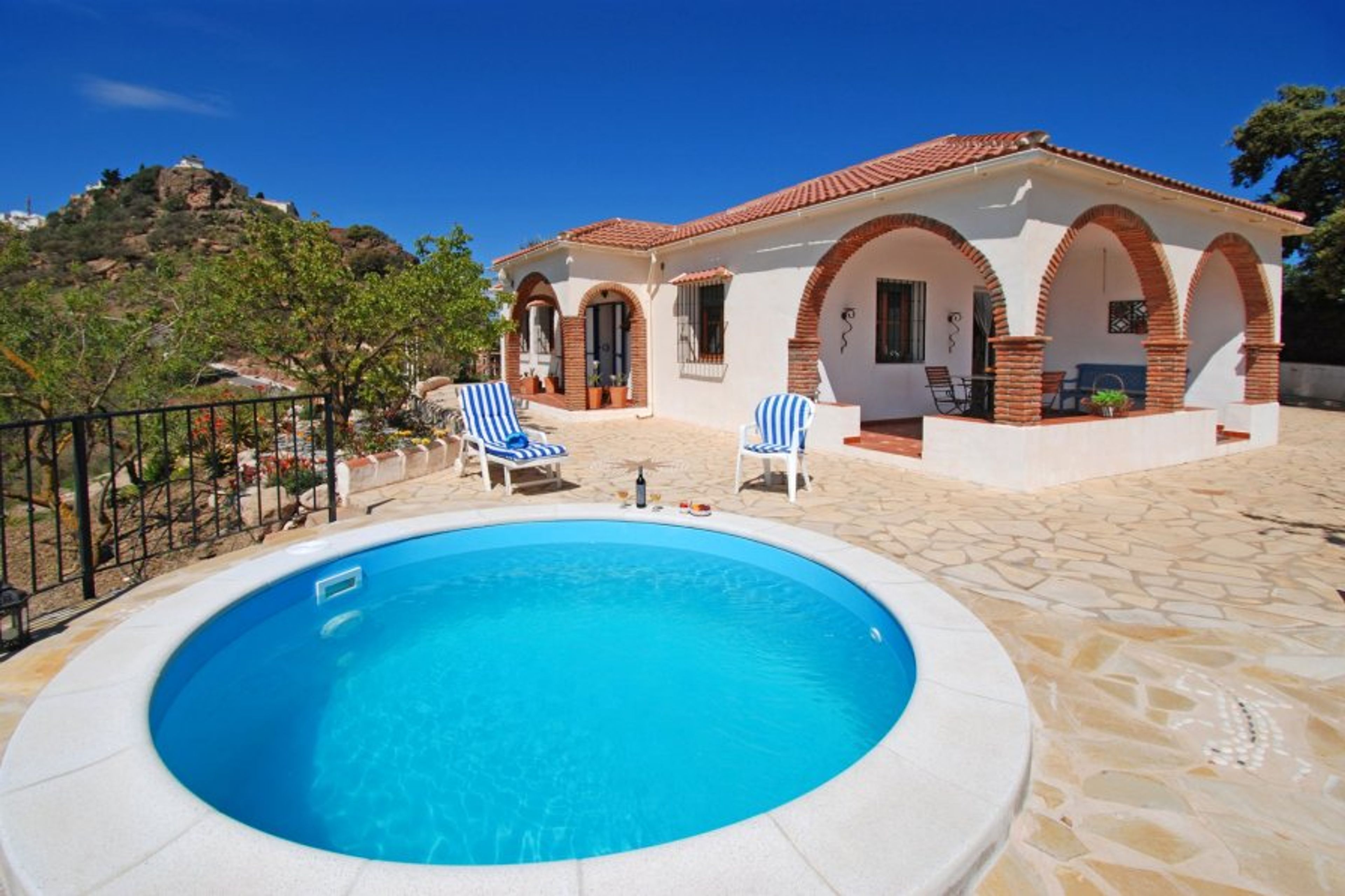 A splash in the pool can fresh you up again. 