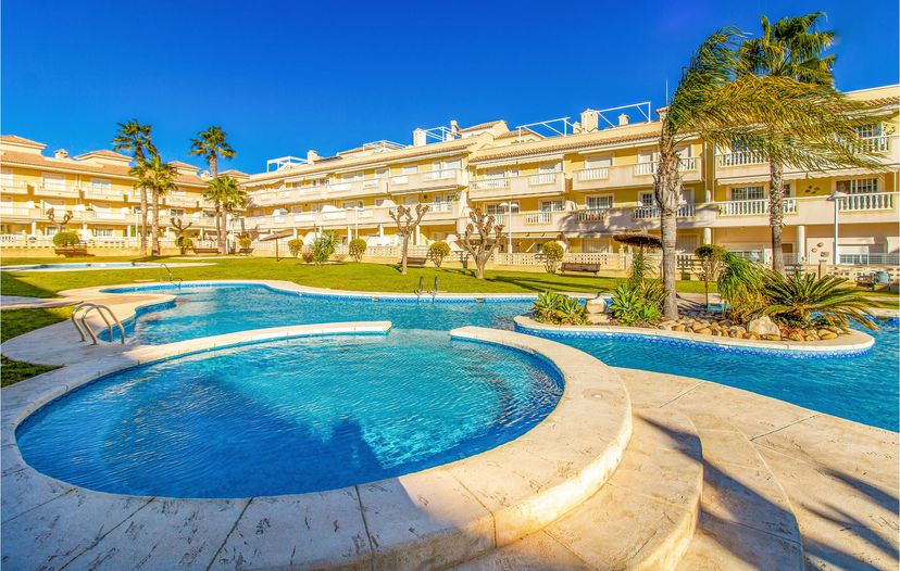 holiday-apartments-in-santa-pola-book-direct-save-clickstay