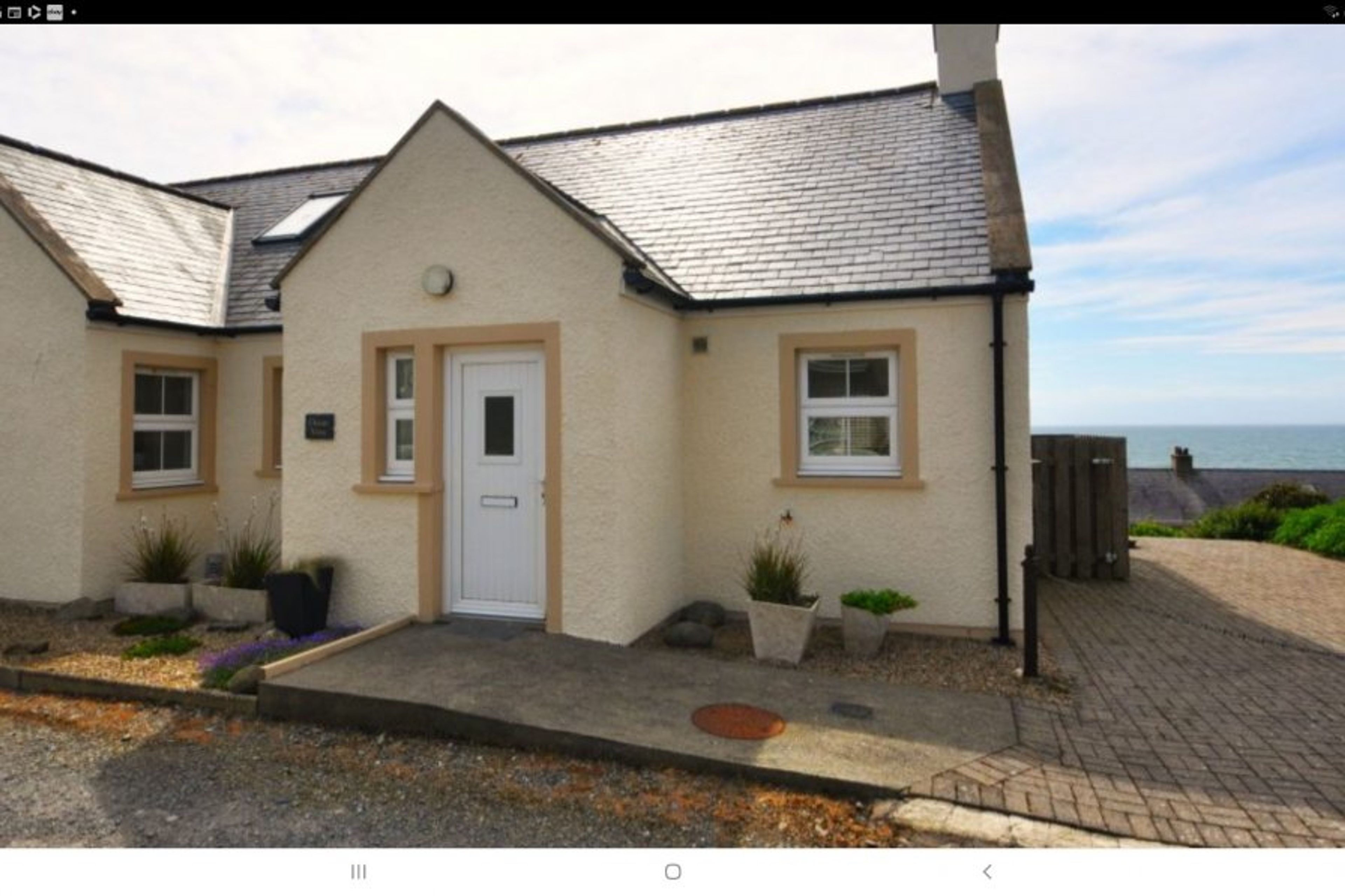 Ocean view cottage
Views  over Luce Bay and
drive for off Road parking
