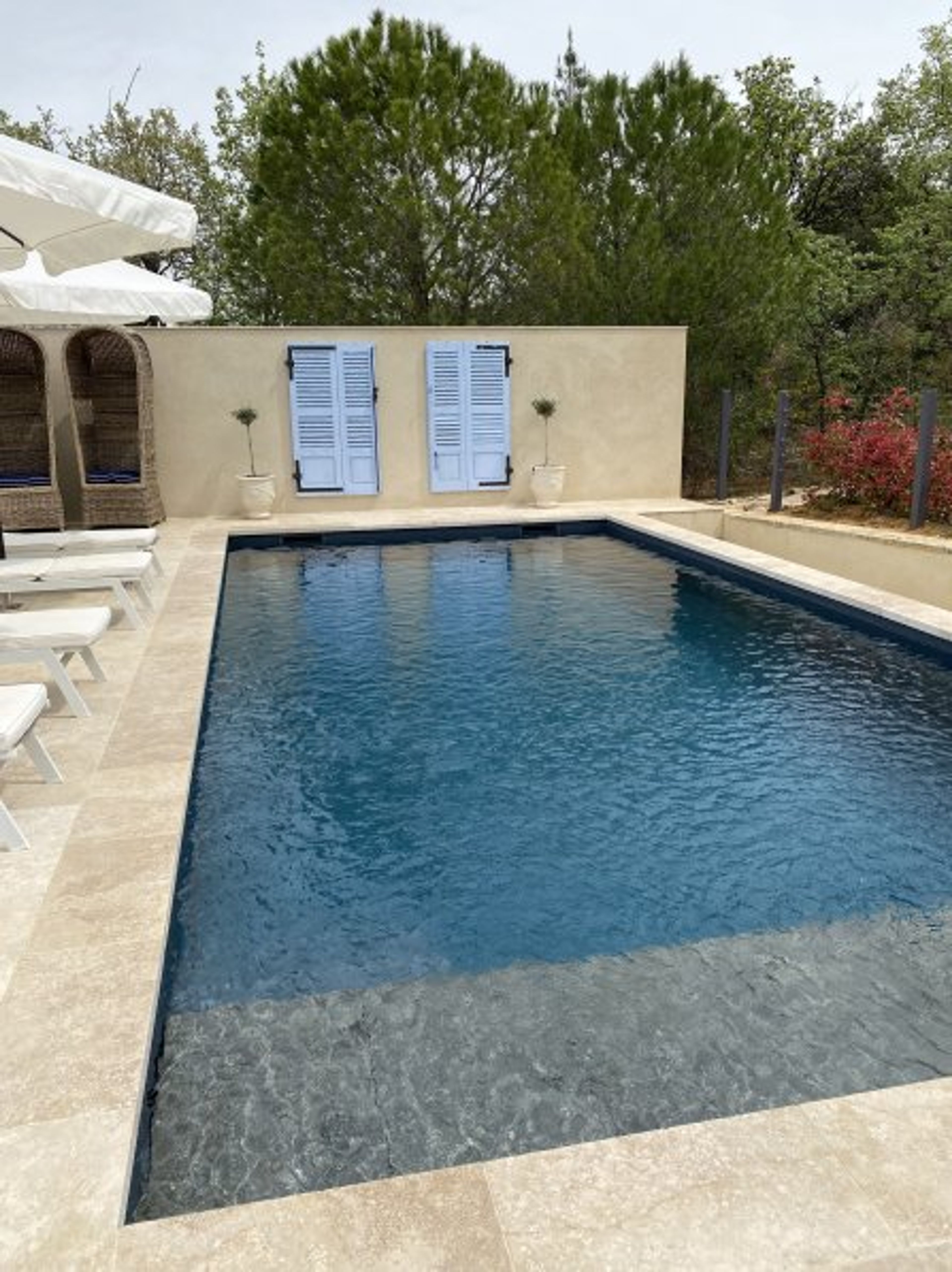 8 metres long, just enough for a relaxing swim