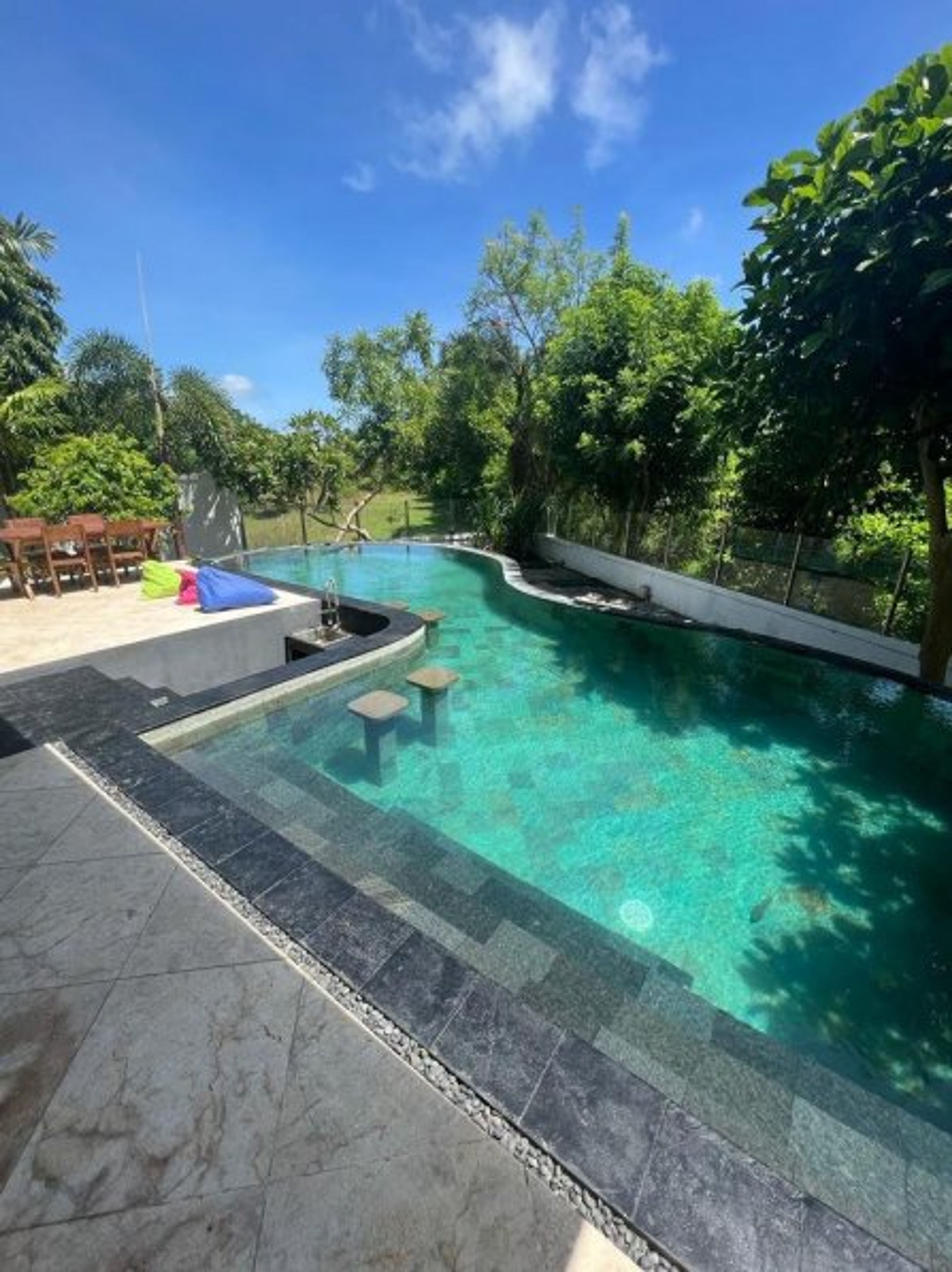 relaxing-bukit-peninsula-bali-villa-riverside-hotel-phnom-penh-clickstay